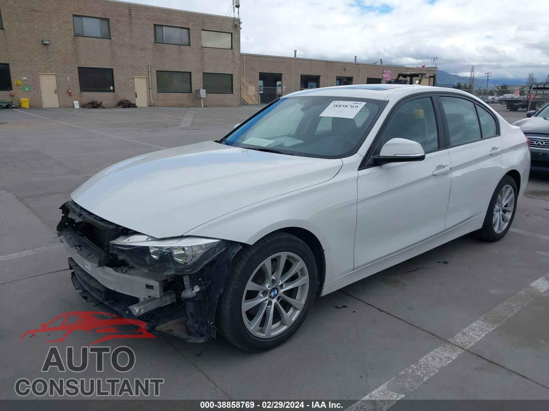 BMW 320I 2016 - WBA8E1G50GNU10867