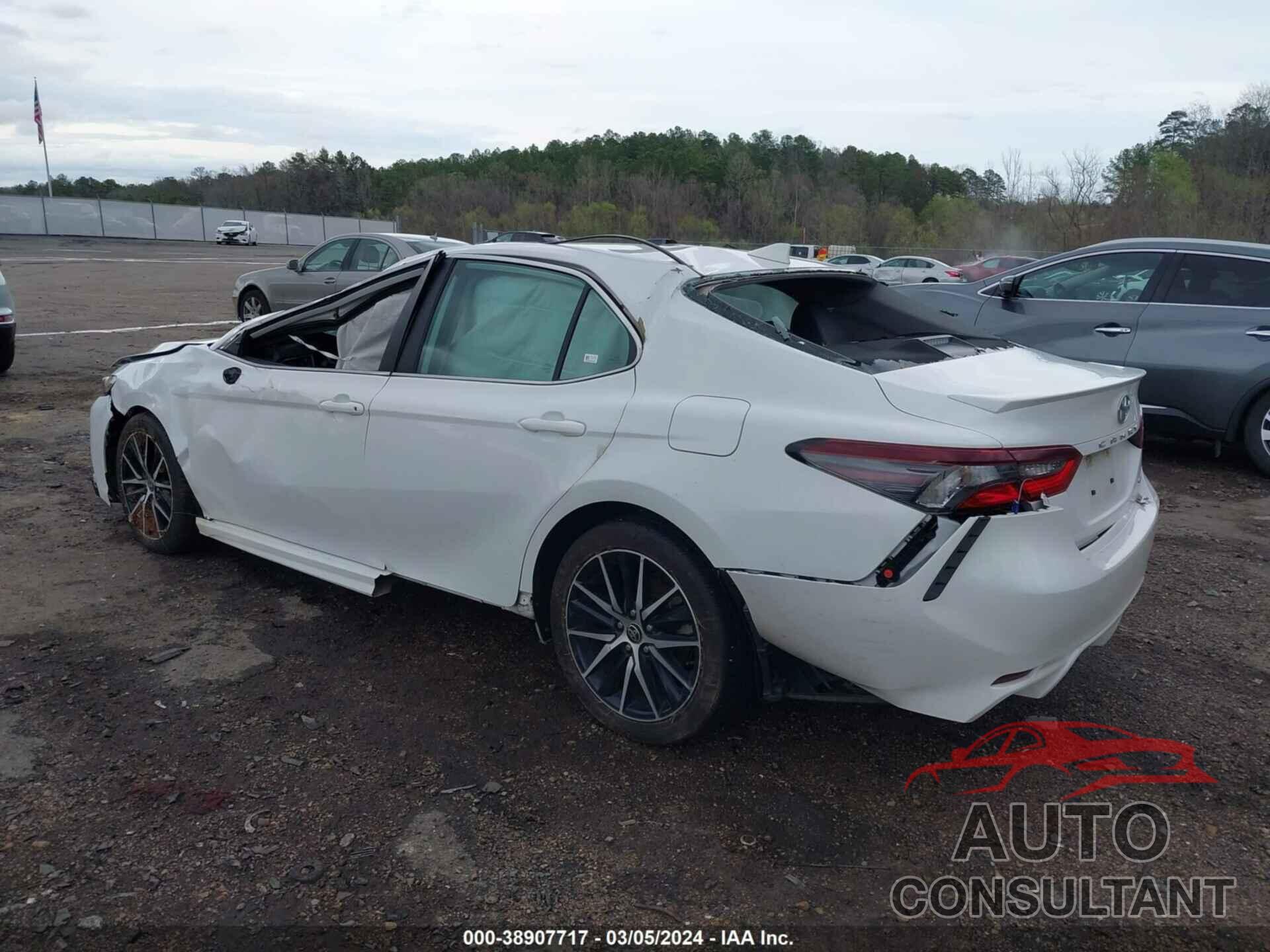 TOYOTA CAMRY 2022 - 4T1G11AKXNU717051