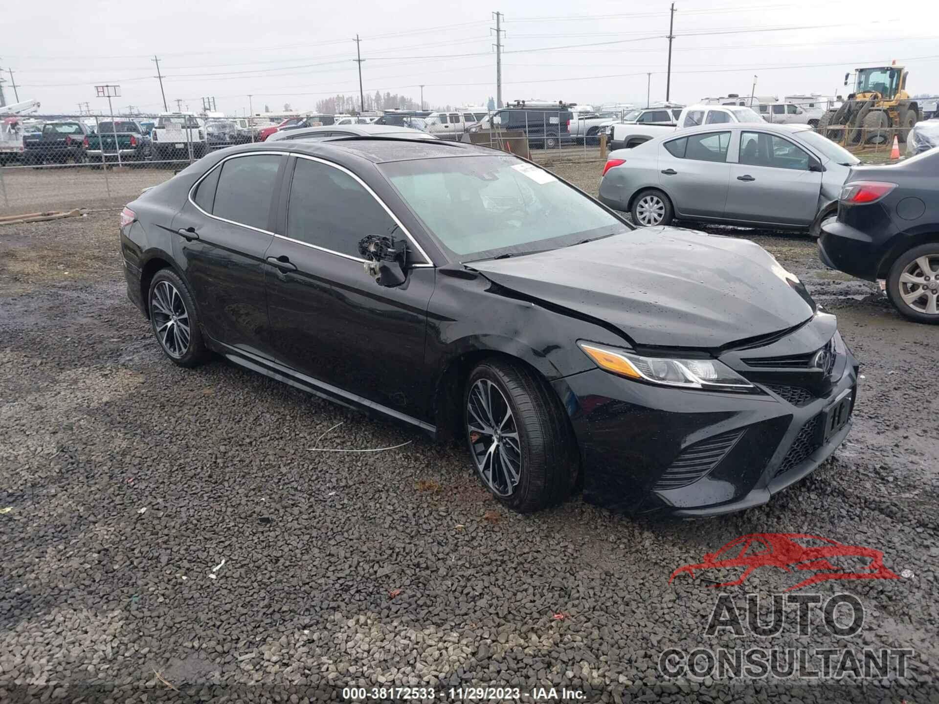 TOYOTA CAMRY 2018 - 4T1B11HK0JU565422