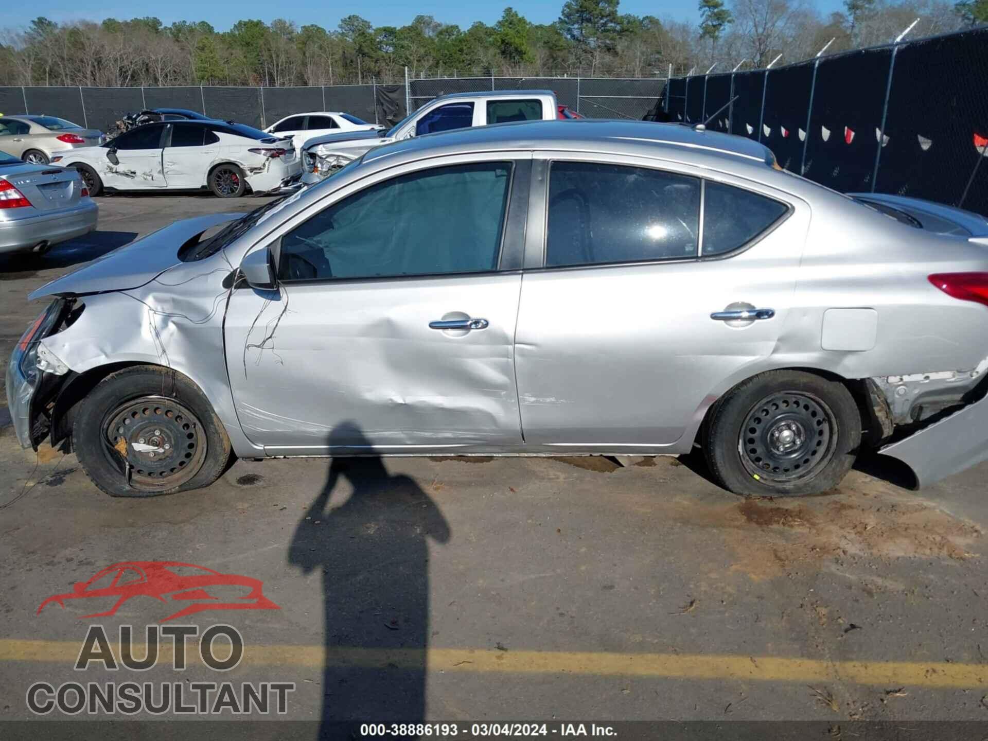 NISSAN VERSA 2019 - 3N1CN7AP3KL870031
