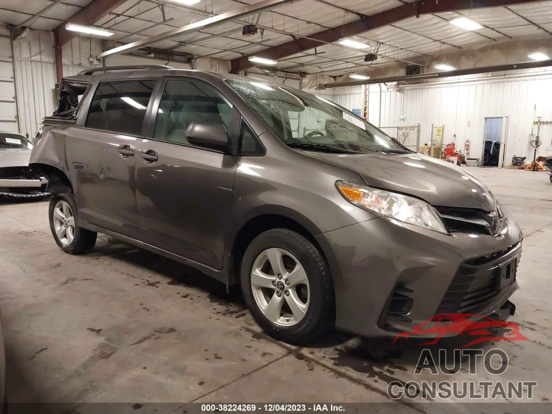 TOYOTA SIENNA 2019 - 5TDKZ3DC7KS994750