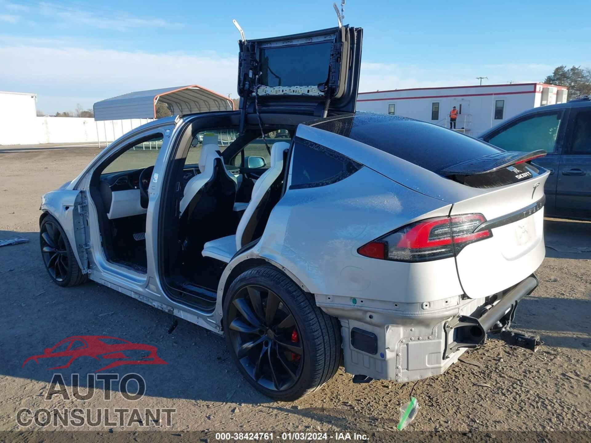 TESLA MODEL X 2016 - 5YJXCBE43GF019571