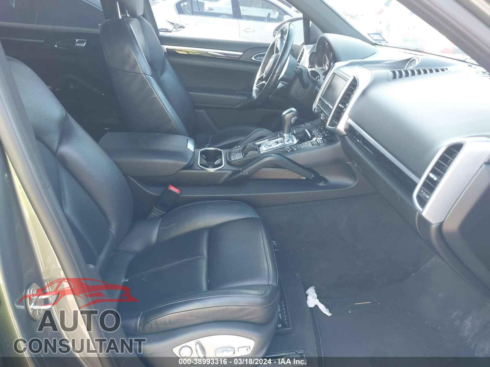 PORSCHE CAYENNE 2016 - WP1AA2A20GKA11509