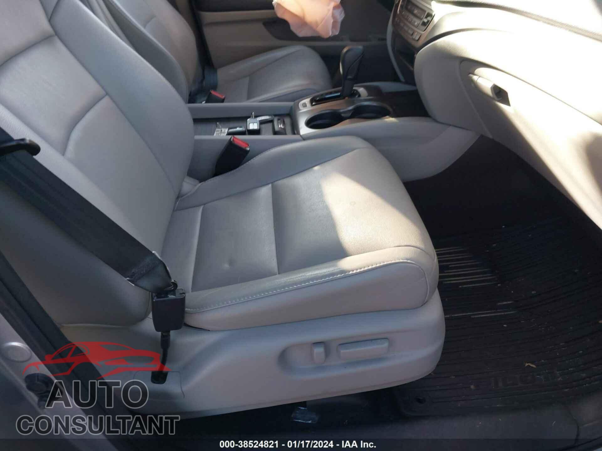 HONDA PILOT 2017 - 5FNYF6H78HB088184
