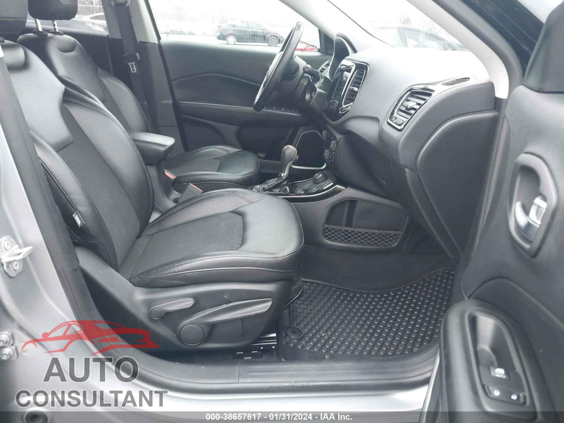 JEEP COMPASS 2019 - 3C4NJDBB3KT647278