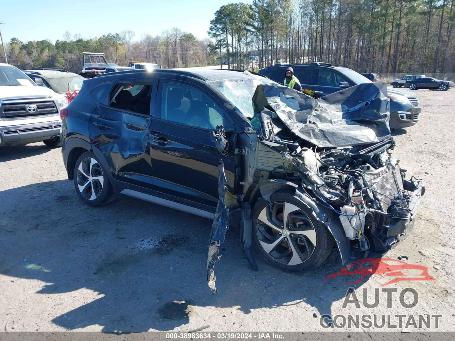 HYUNDAI TUCSON 2018 - KM8J33A20JU747083