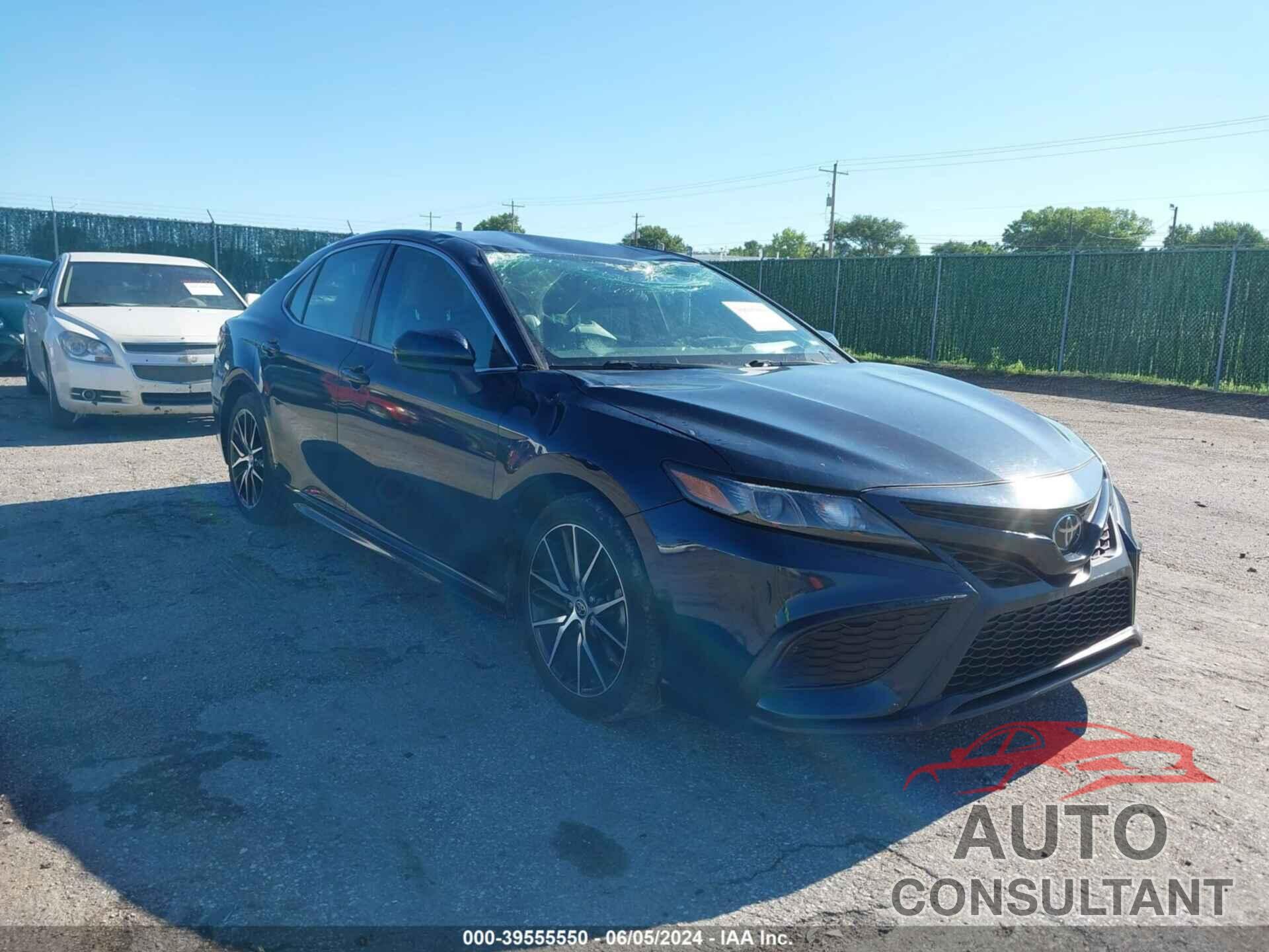 TOYOTA CAMRY 2021 - 4T1G11AKXMU521142