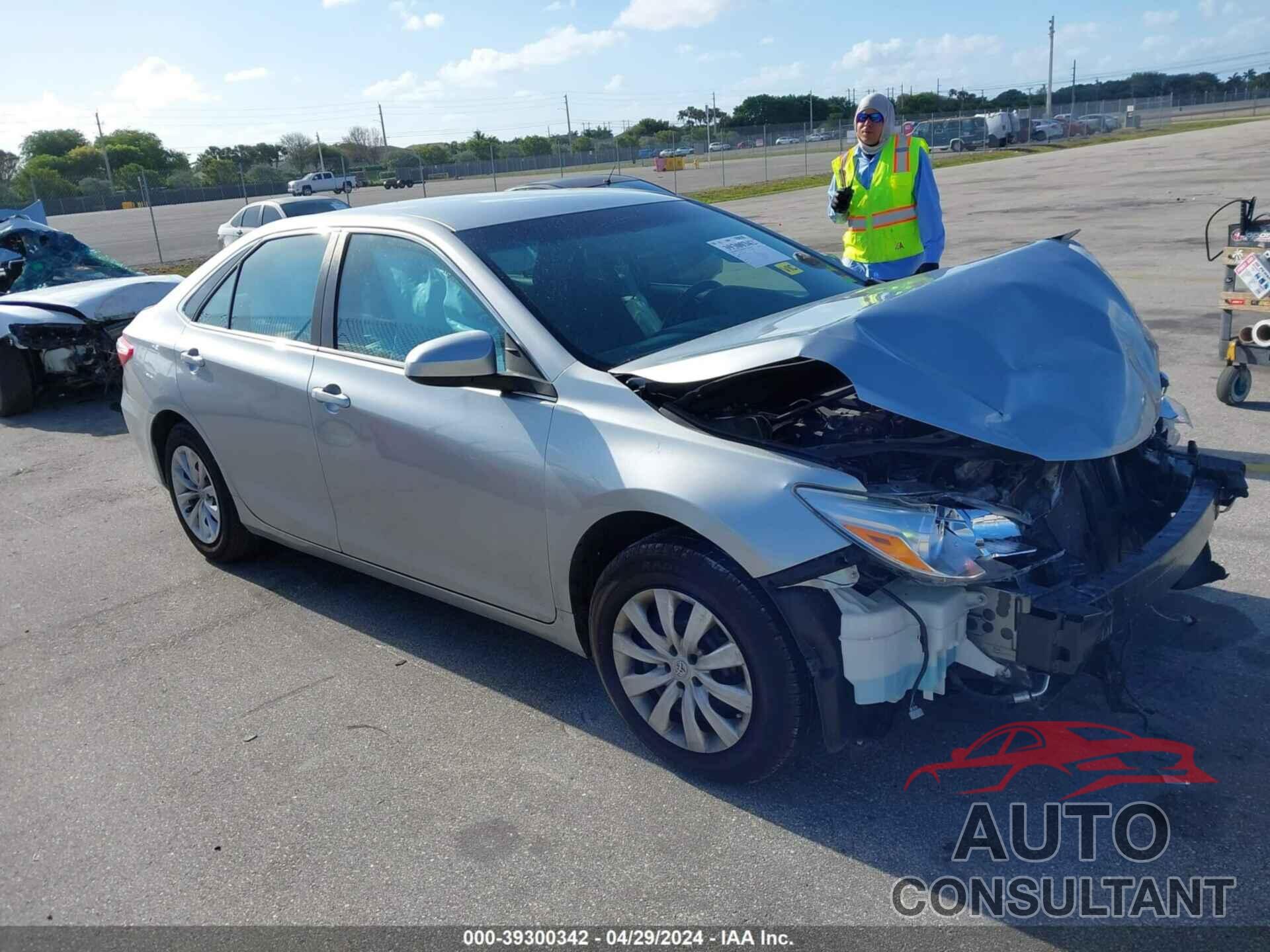 TOYOTA CAMRY 2017 - 4T1BF1FK7HU710566