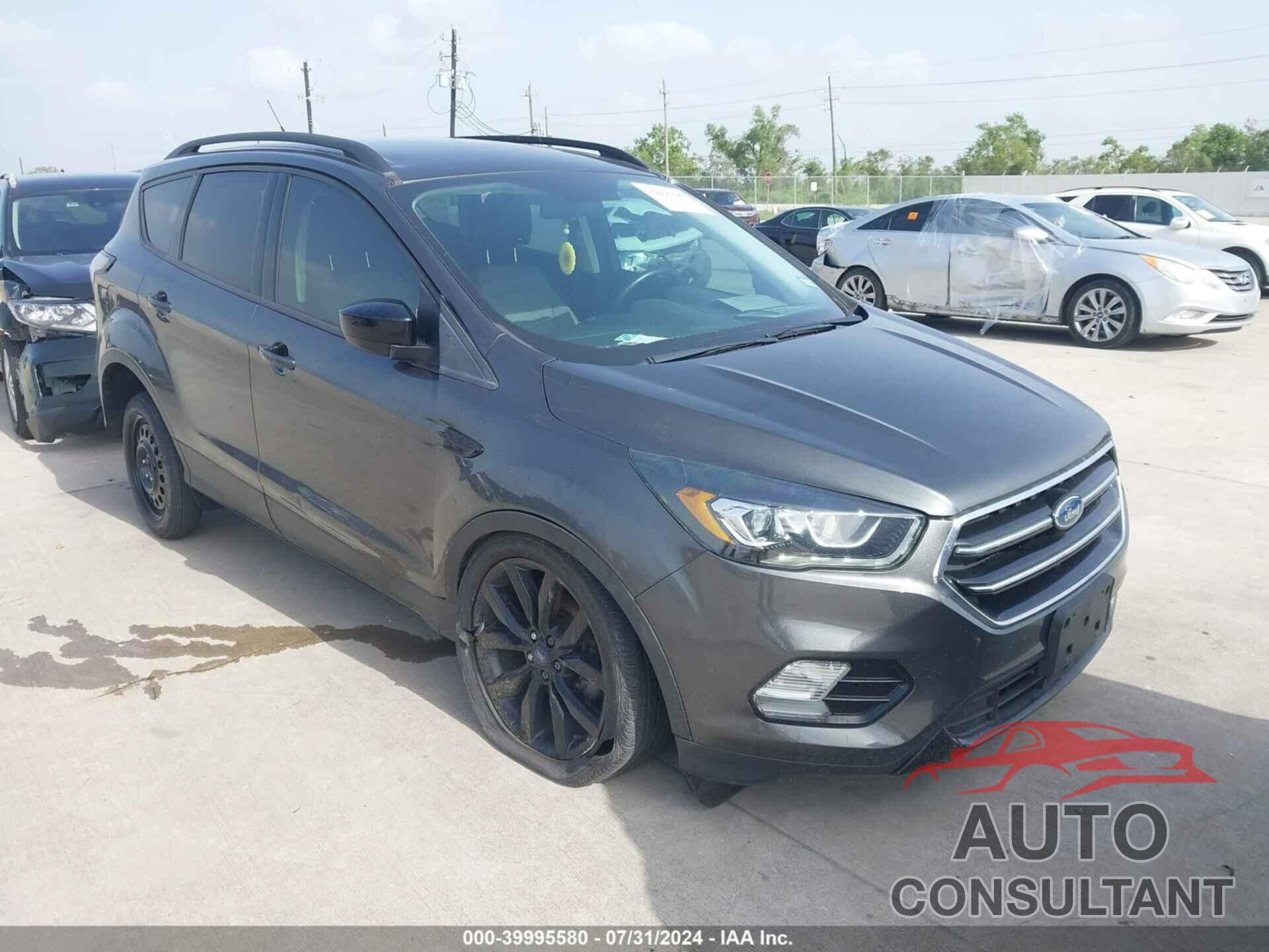 FORD ESCAPE 2017 - 1FMCU0GD9HUC24345