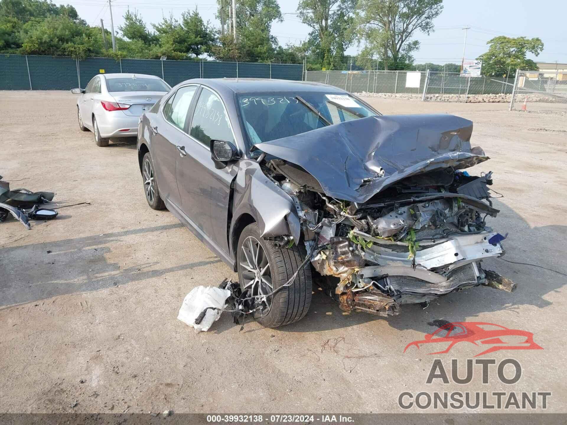 TOYOTA CAMRY 2022 - 4T1G11BK3NU066022