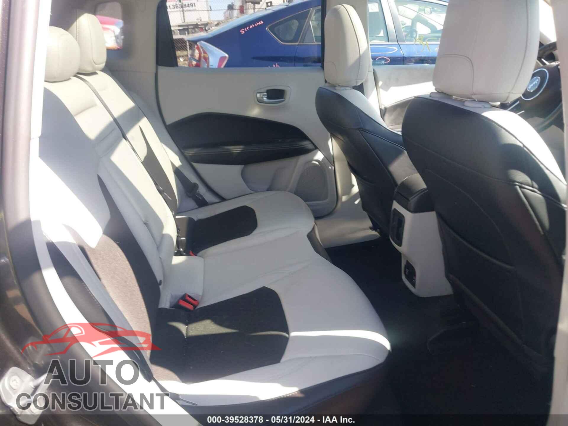 JEEP COMPASS 2018 - 3C4NJDBB0JT103884