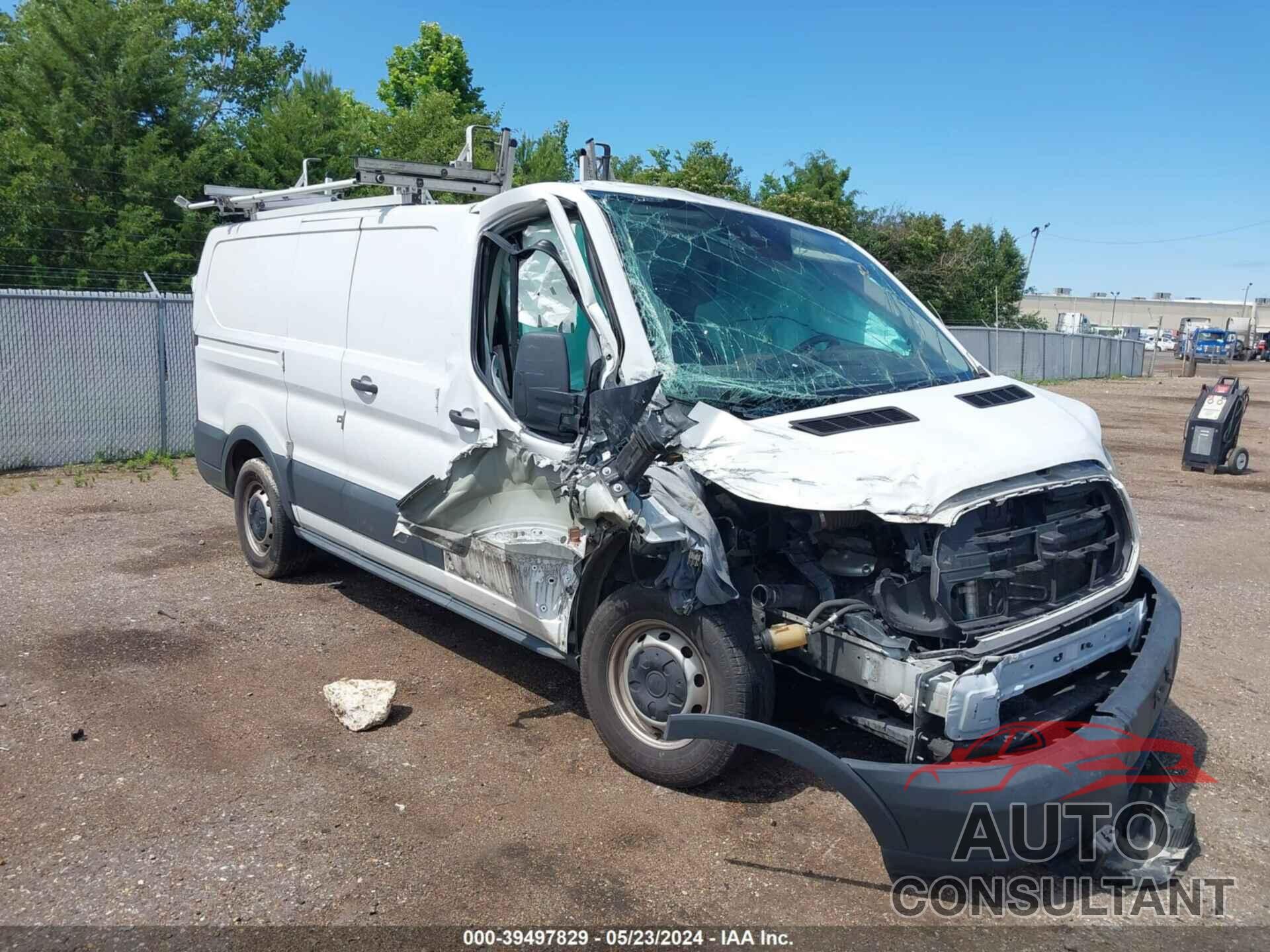 FORD TRANSIT-150 2018 - 1FTYE1ZMXJKB56195