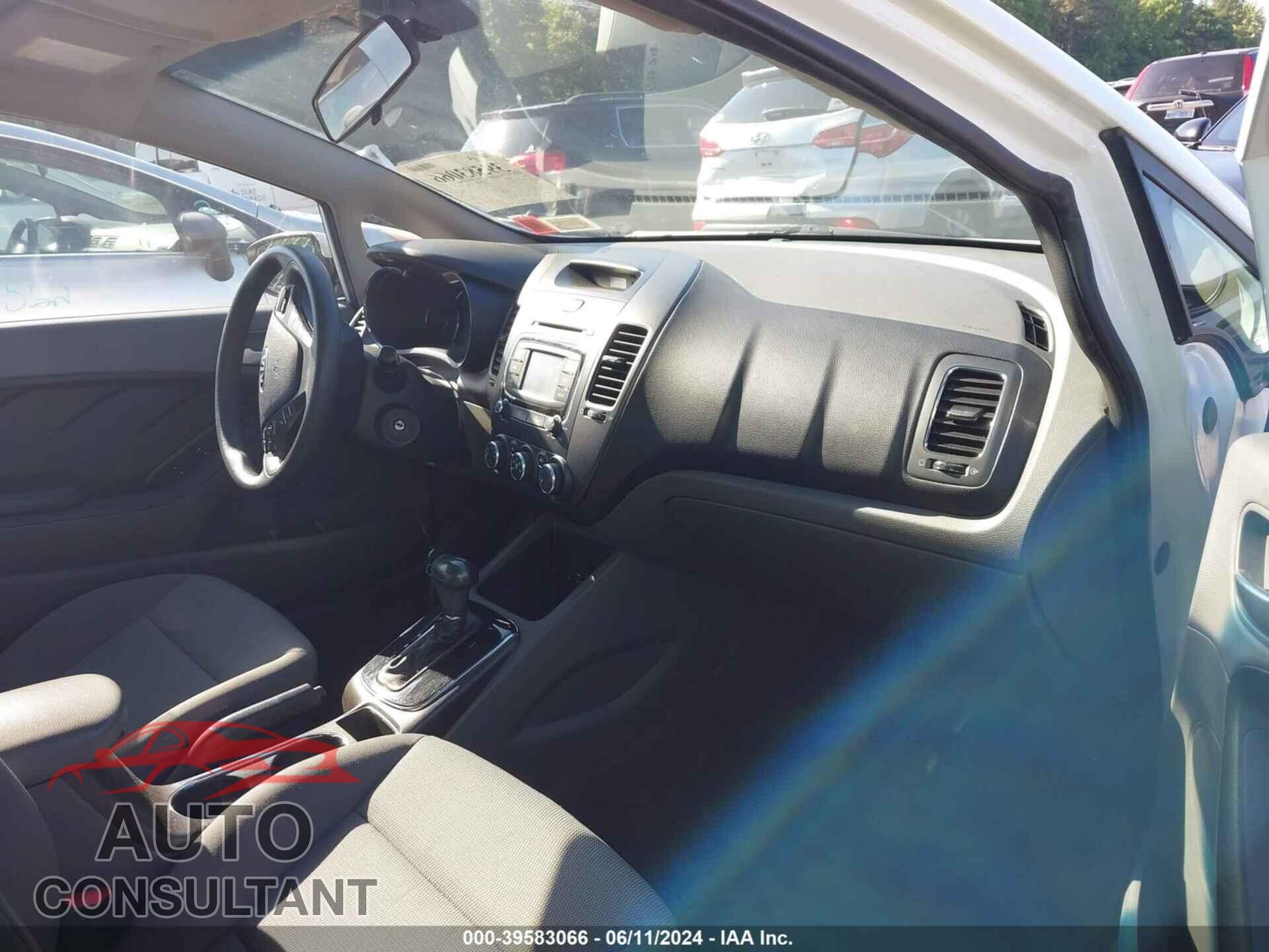 KIA FORTE 2018 - 3KPFK4A77JE281150