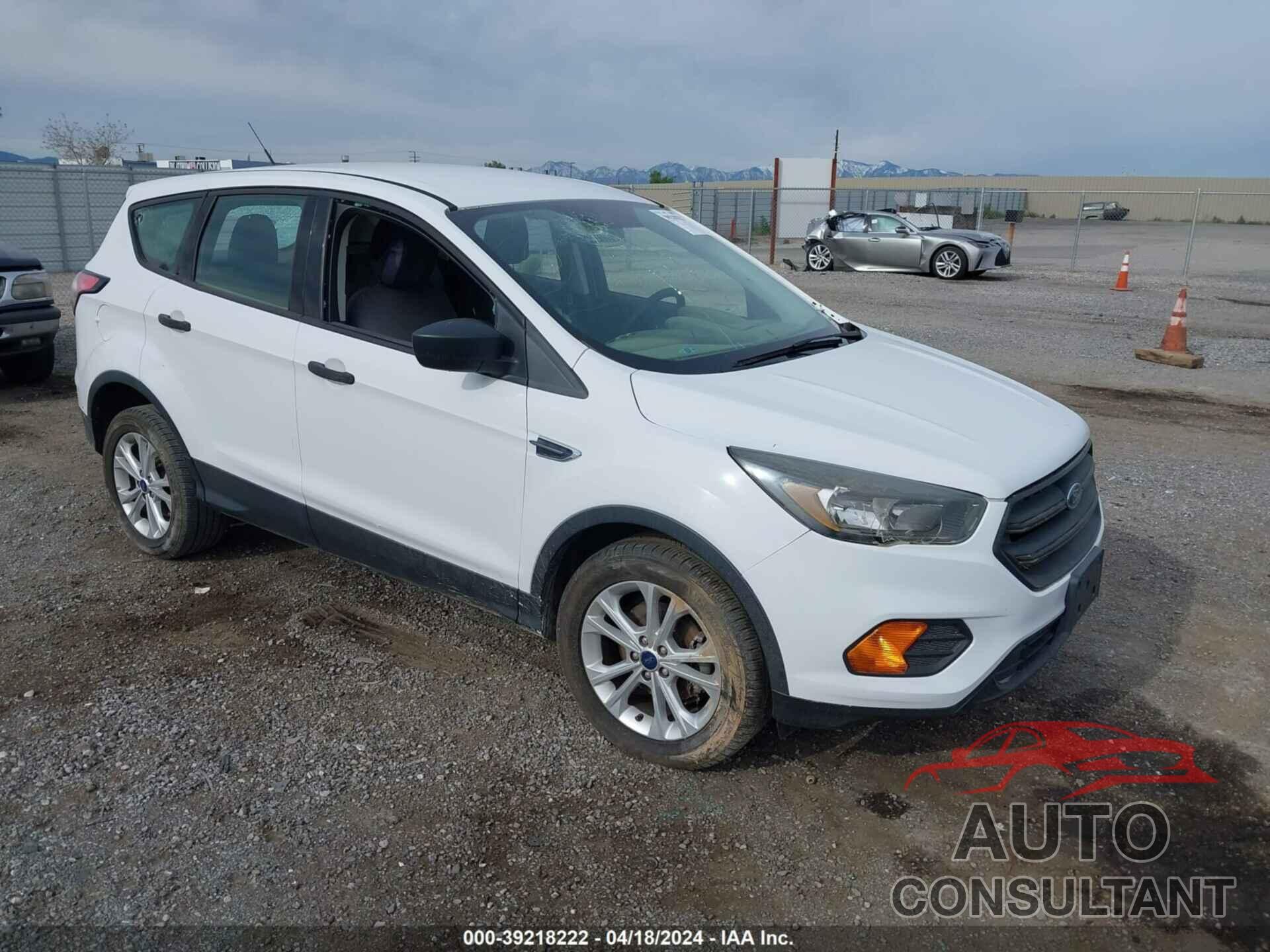 FORD ESCAPE 2018 - 1FMCU0F78JUA56392