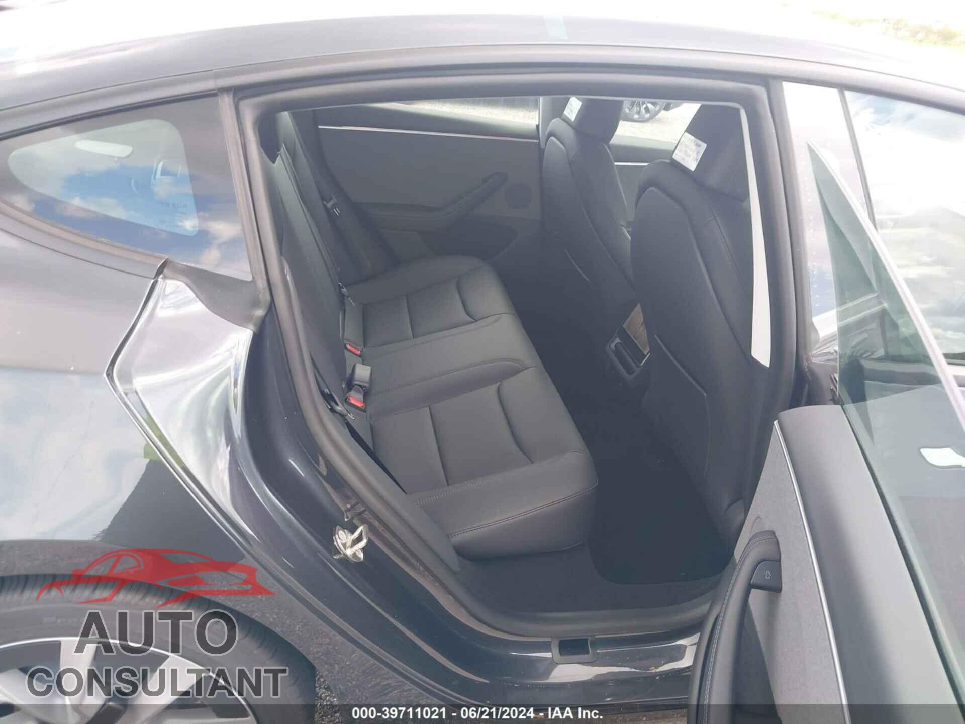 TESLA MODEL 3 2024 - 5YJ3E1EA2RF749385