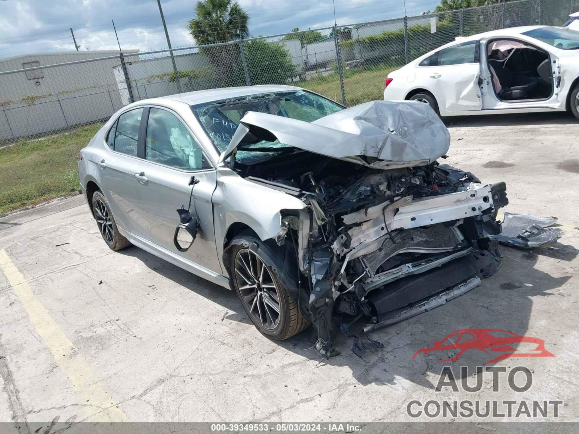 TOYOTA CAMRY 2021 - 4T1G11AK8MU460177