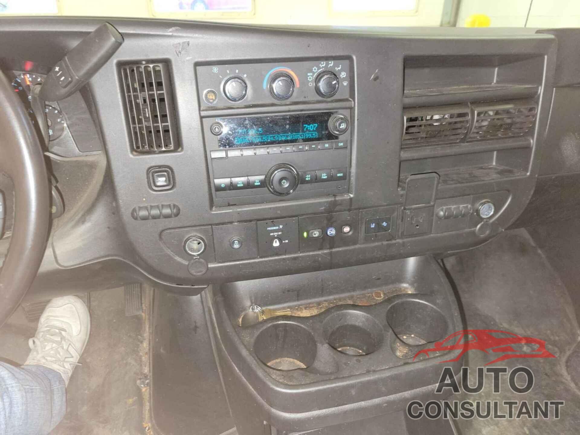 CHEVROLET EXPRESS 3500 2019 - 1GCZGGFP5K1325787