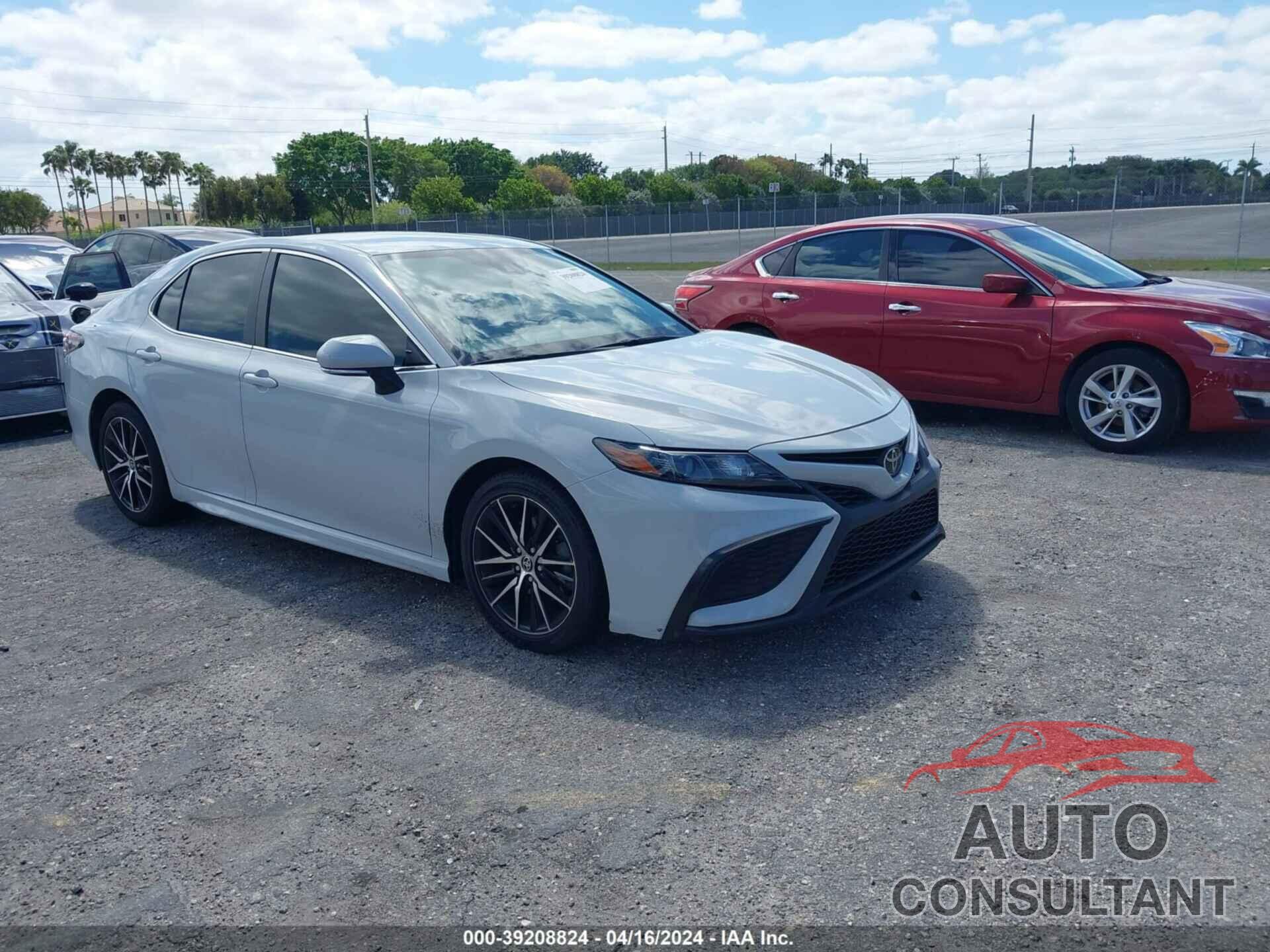 TOYOTA CAMRY 2022 - 4T1G11AK1NU018486