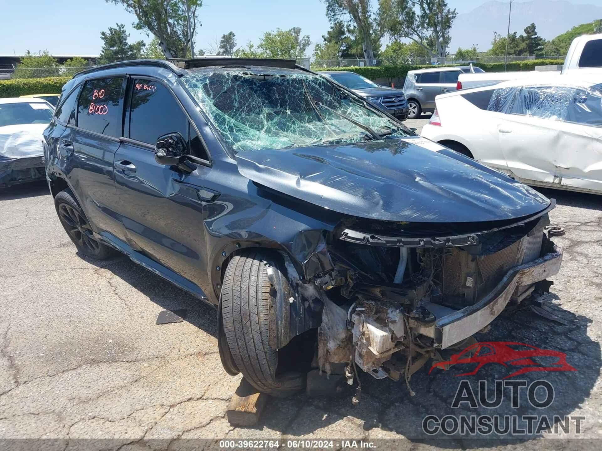 KIA SORENTO 2021 - 5XYRK4LF3MG062081
