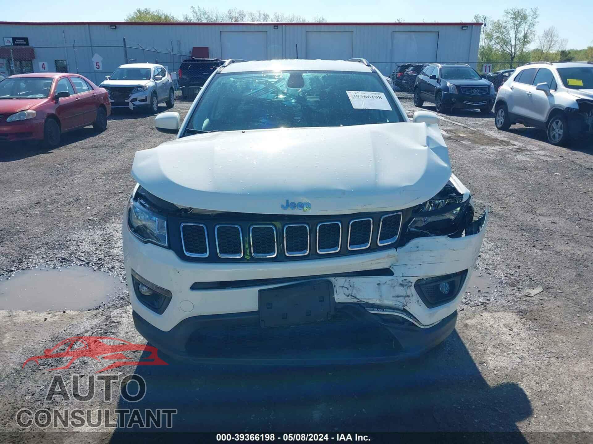 JEEP COMPASS 2018 - 3C4NJDBB7JT402000