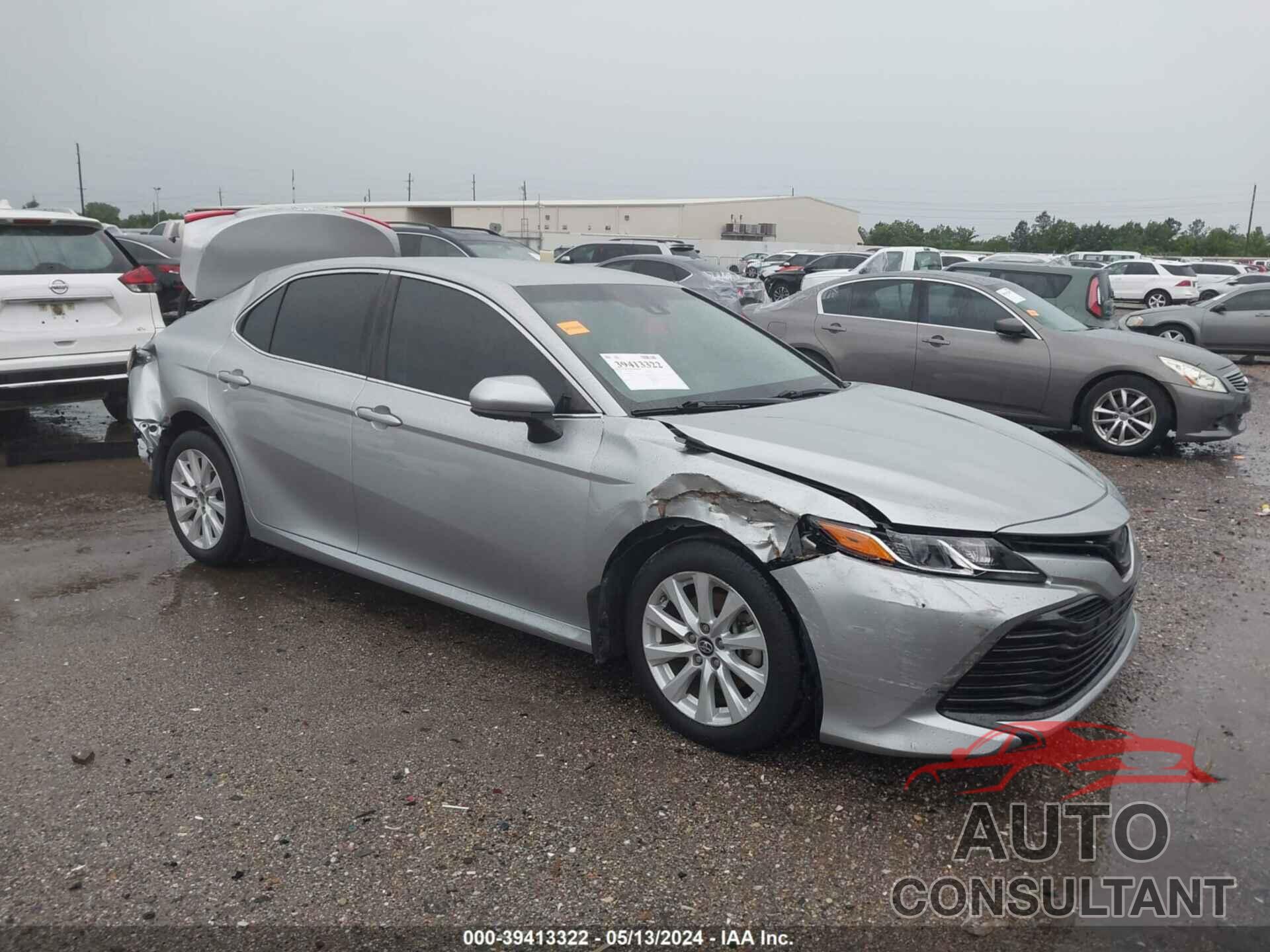 TOYOTA CAMRY 2018 - 4T1B11HK0JU080729