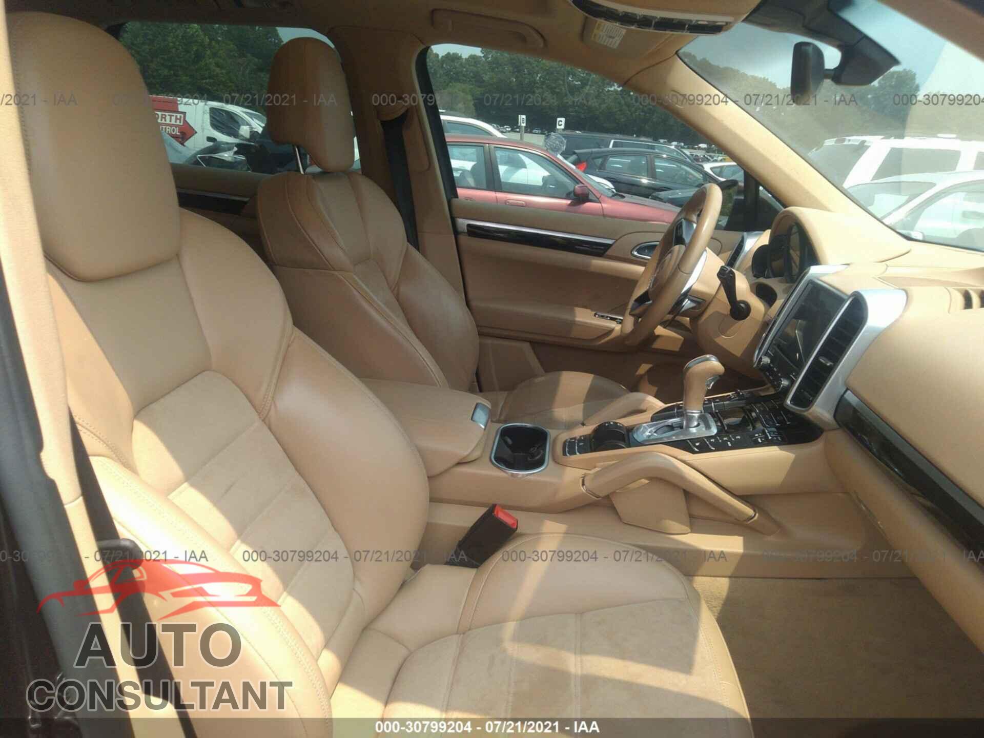 PORSCHE CAYENNE 2017 - WP1AA2A23HKA84116