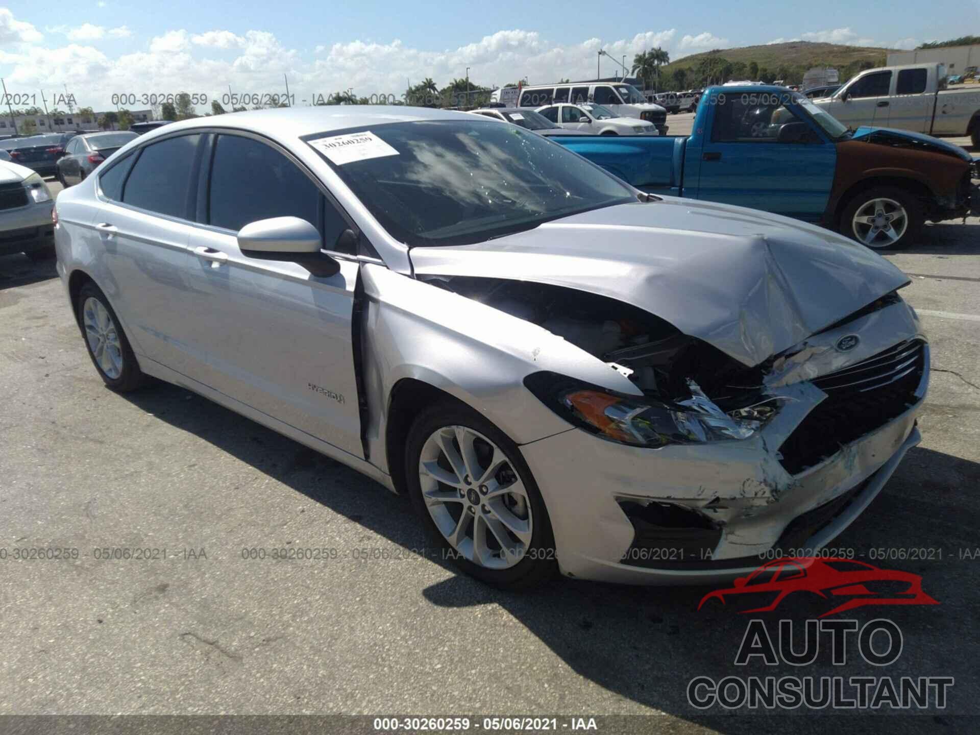 FORD FUSION HYBRID 2019 - 3FA6P0LU4KR226166