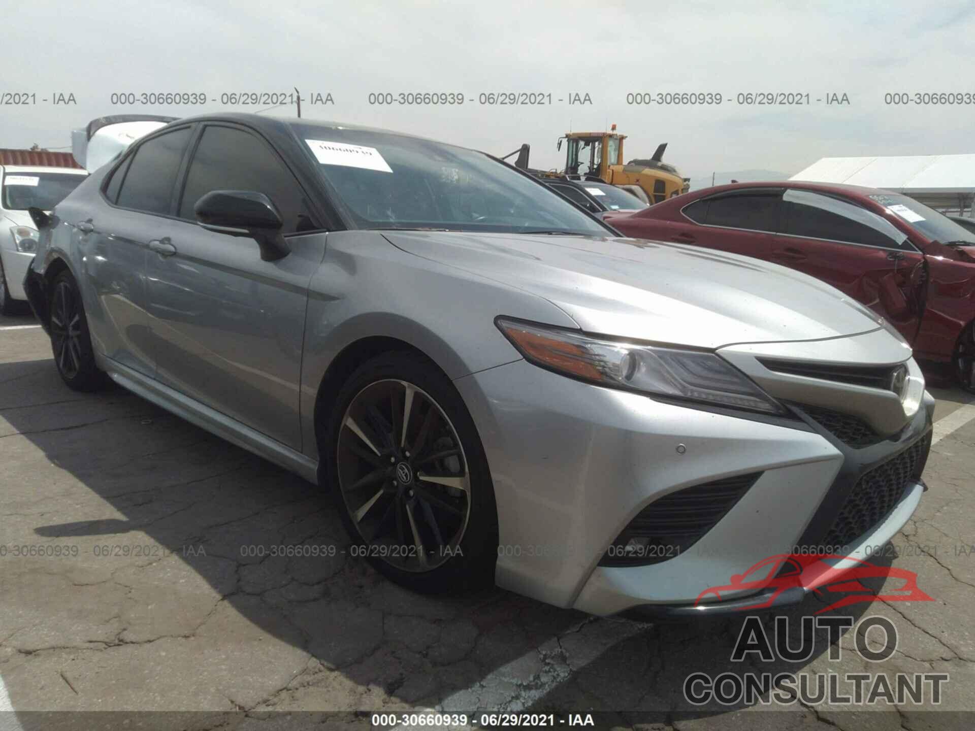 TOYOTA CAMRY 2018 - 4T1BZ1HK2JU018077
