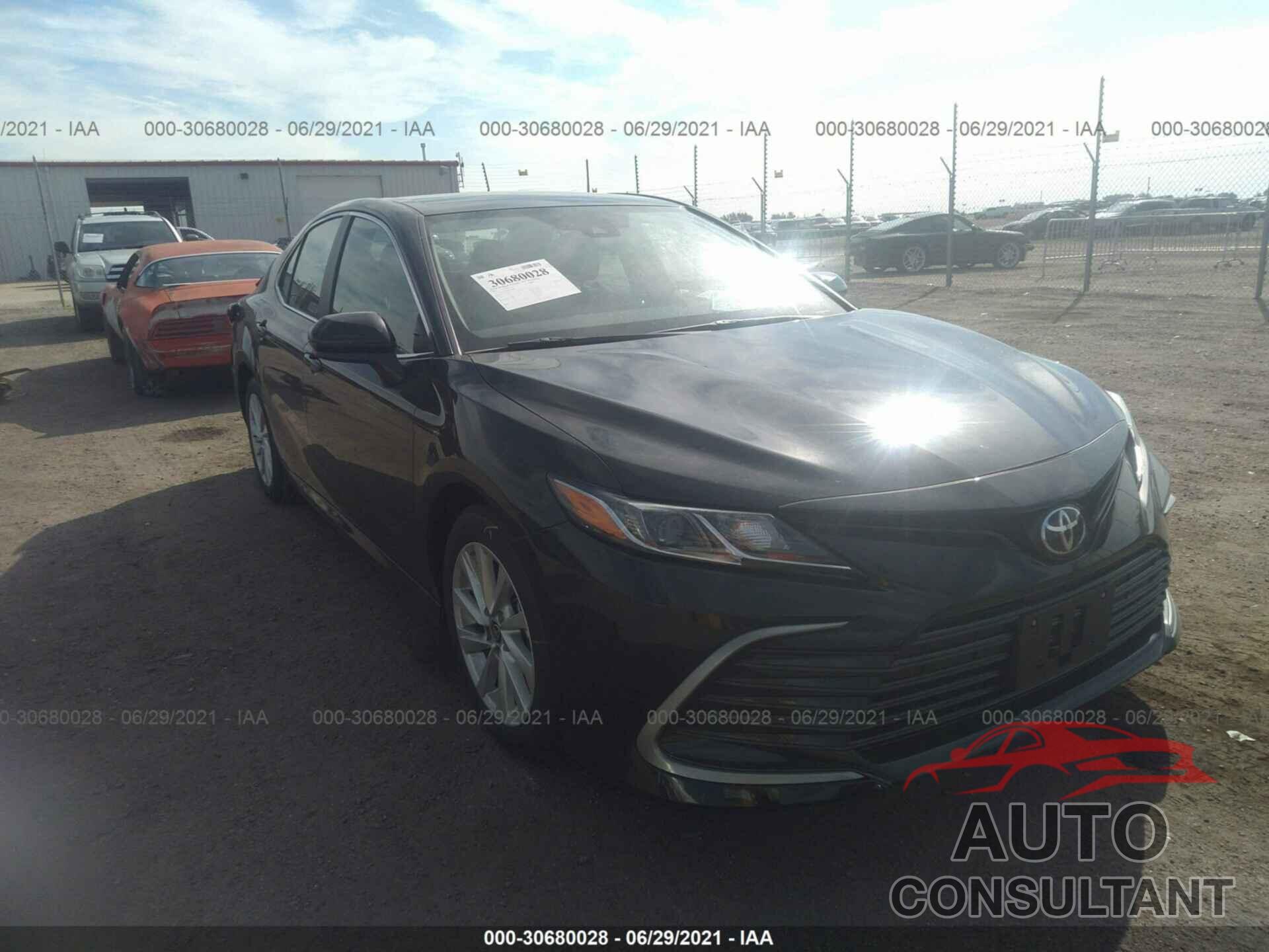 TOYOTA CAMRY 2021 - 4T1C11AK4MU588866