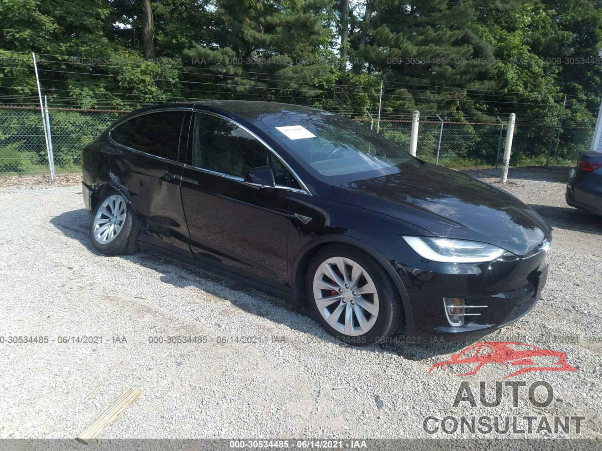 TESLA MODEL X 2016 - 5YJXCAE43GF000142