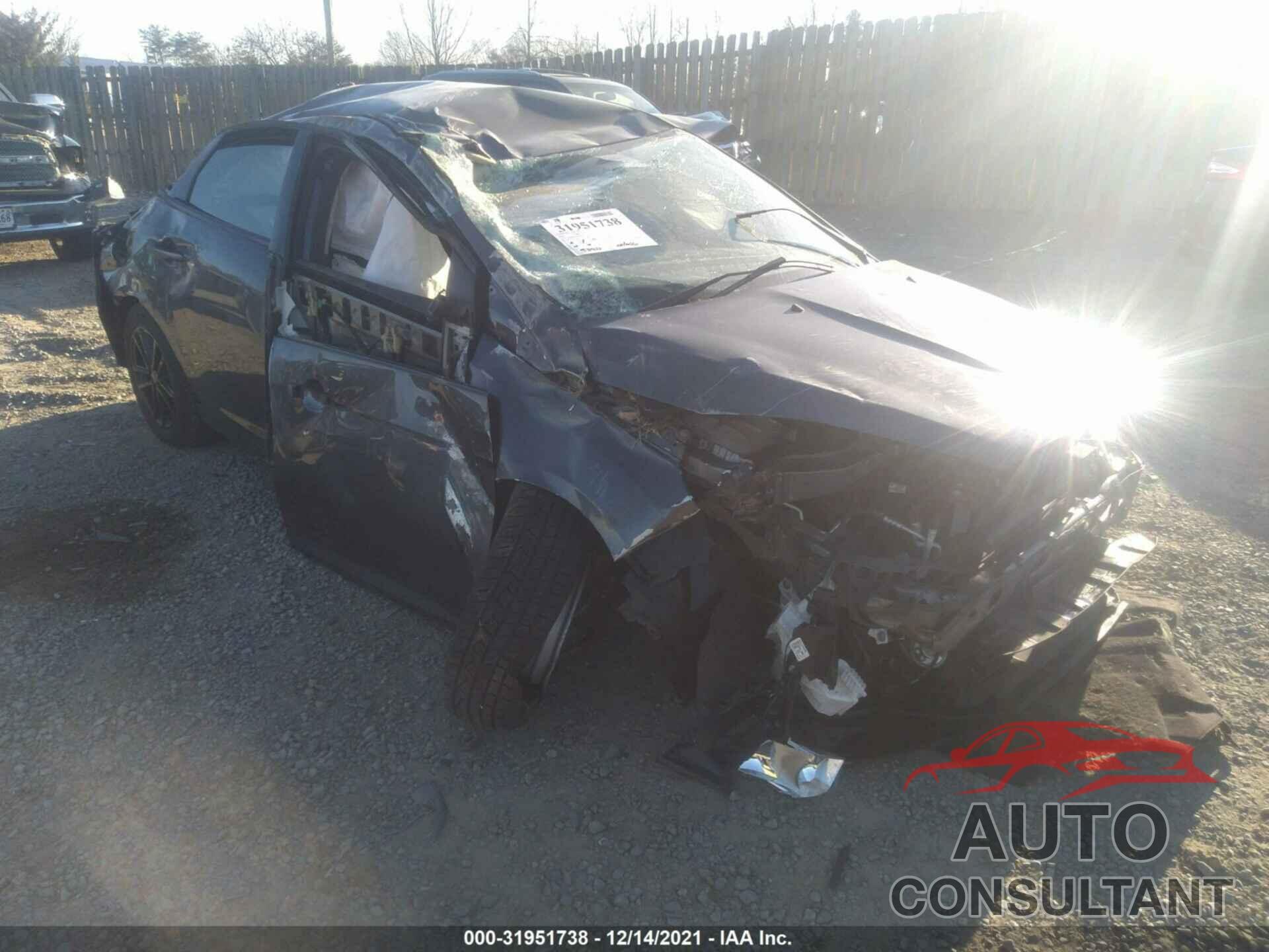 FORD FOCUS 2018 - 1FADP3F27JL200354