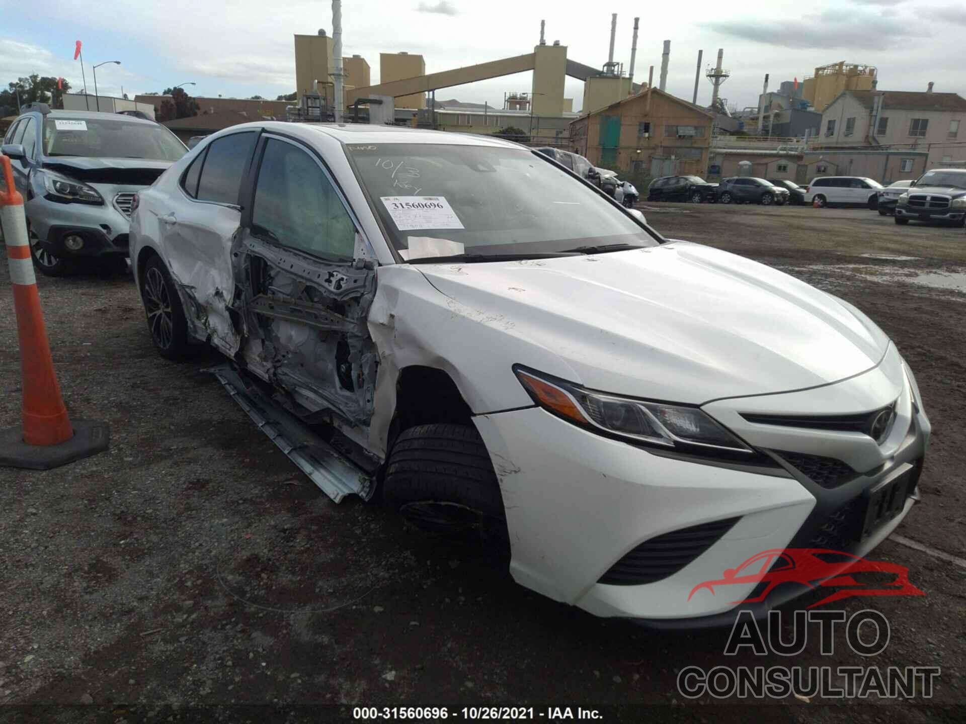 TOYOTA CAMRY 2018 - JTNB11HK8J3049377