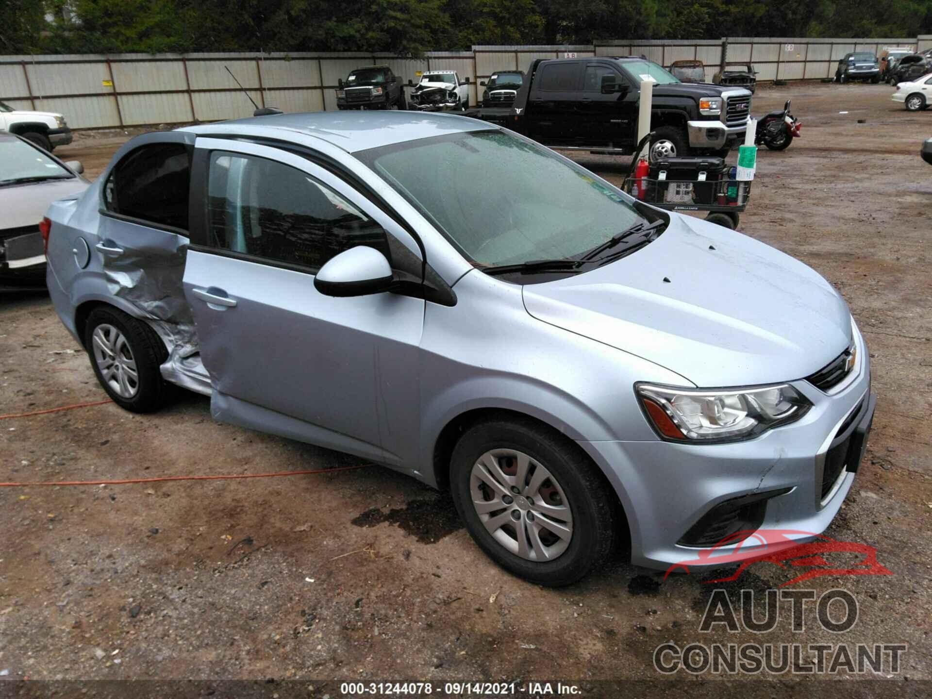 CHEVROLET SONIC 2018 - 1G1JB5SH6J4135615