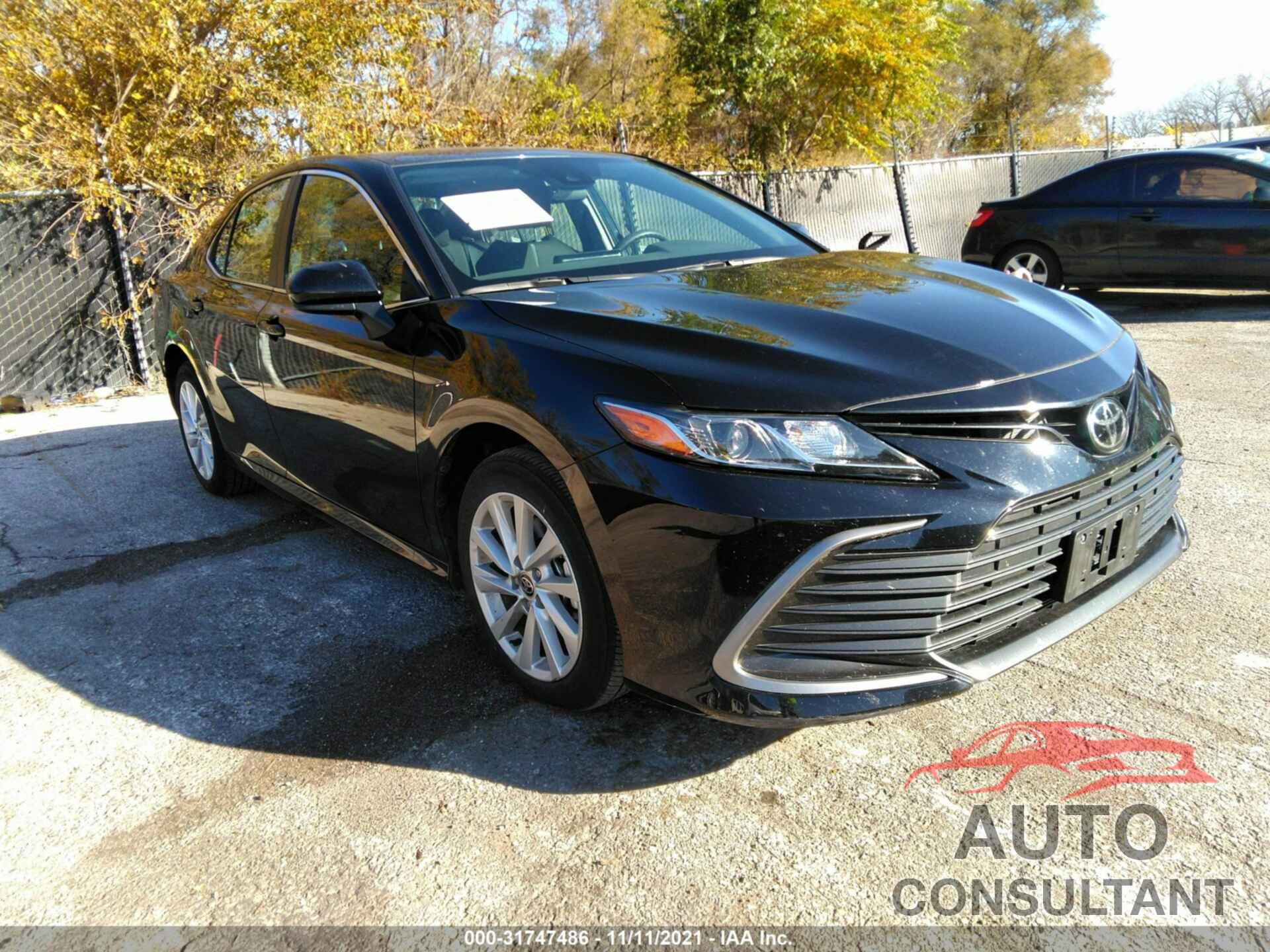 TOYOTA CAMRY 2021 - 4T1C11AK3MU593573