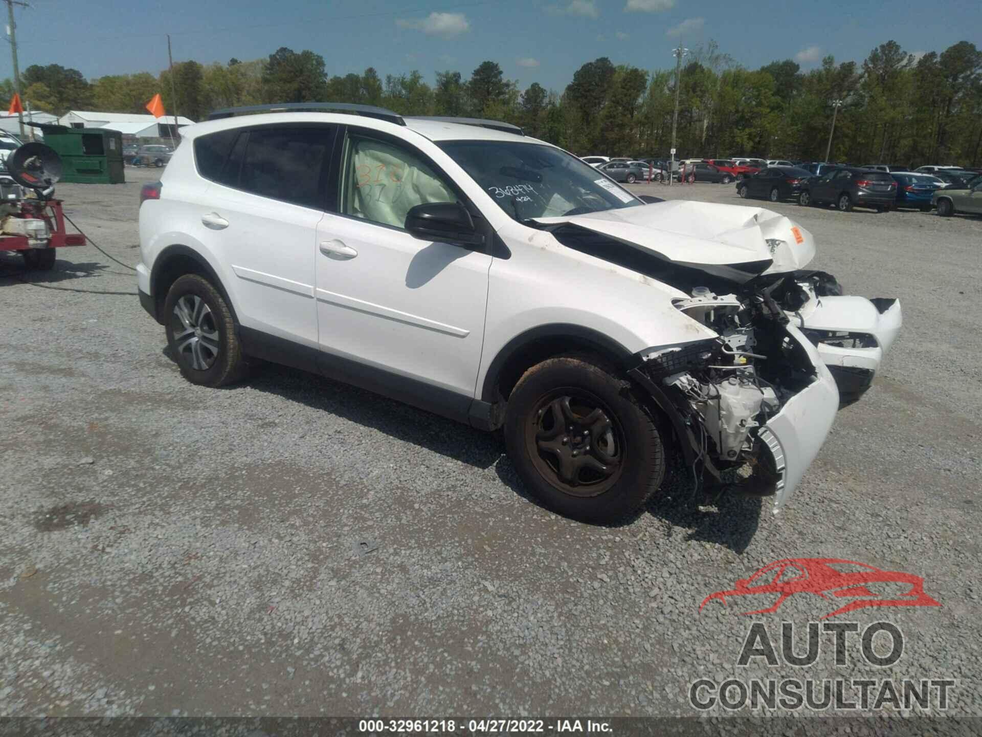 TOYOTA RAV4 2017 - JTMBFREV9HJ142711