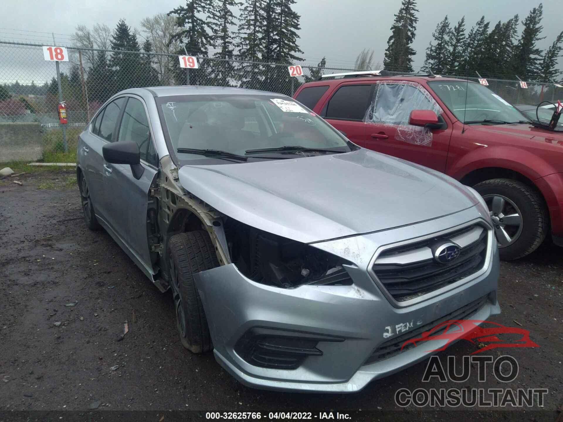 SUBARU LEGACY 2019 - 4S3BNAB62K3027705