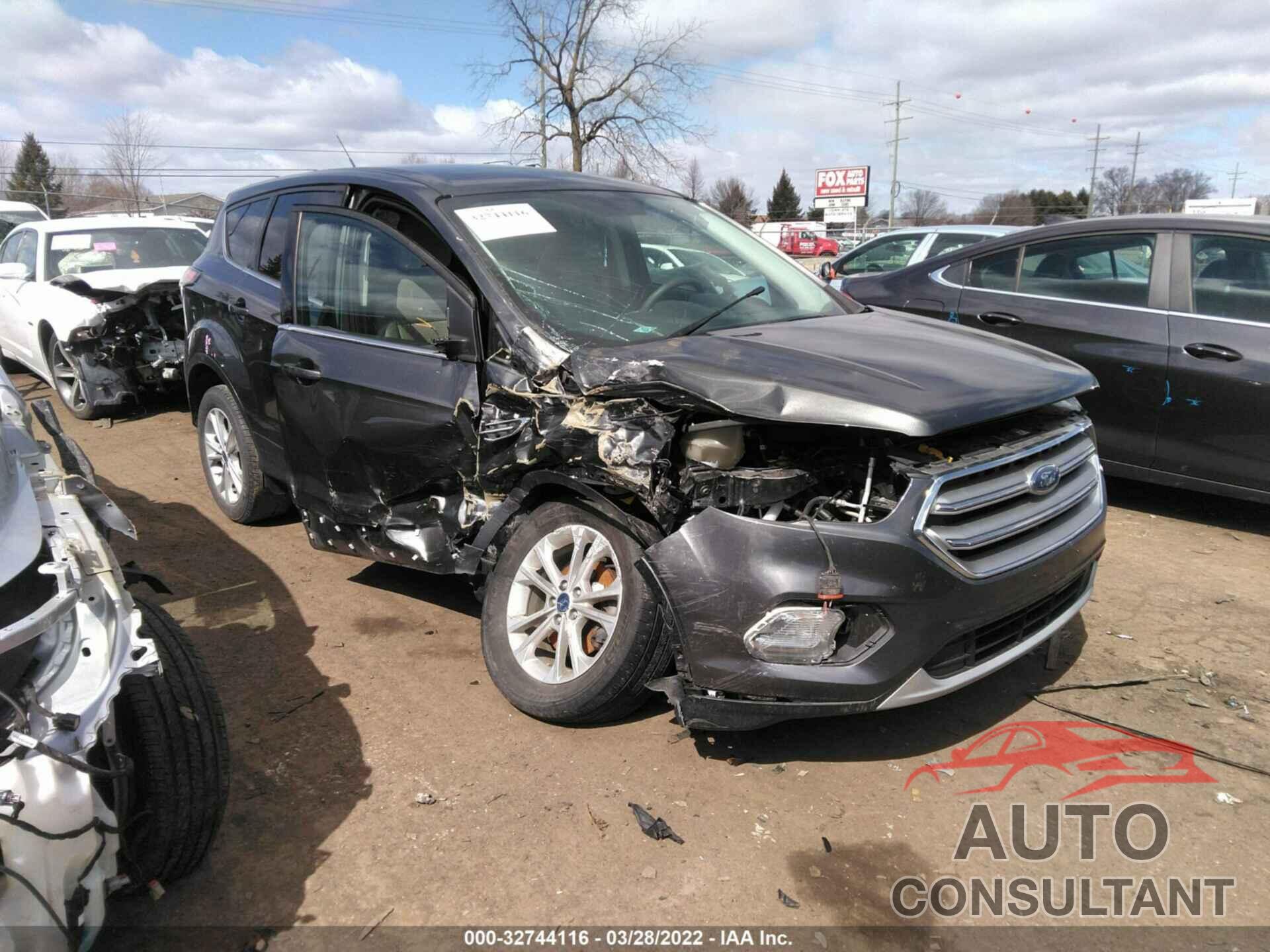 FORD ESCAPE 2017 - 1FMCU0GD0HUB28782