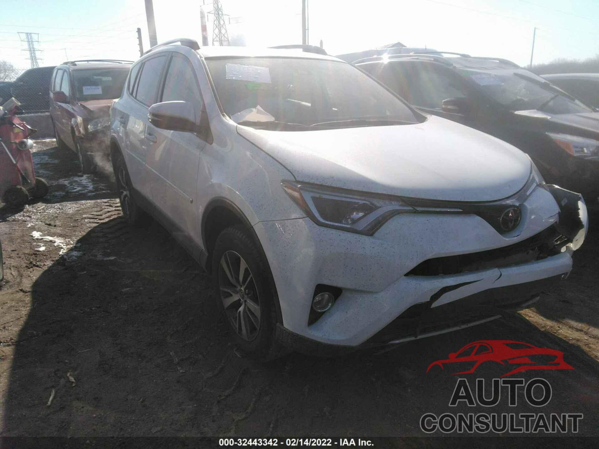 TOYOTA RAV4 2017 - JTMWFREV3HJ108555