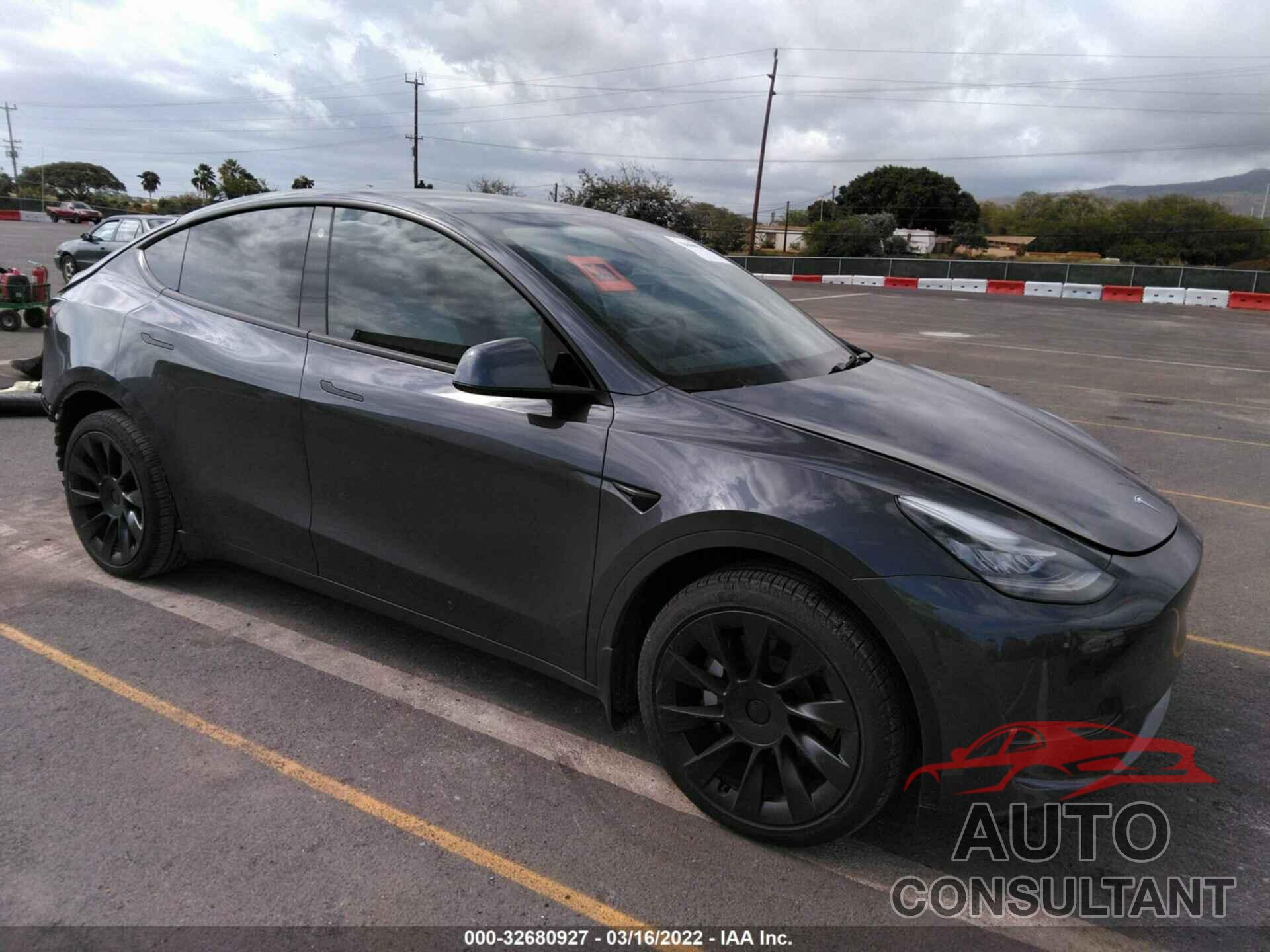 TESLA MODEL Y 2021 - 5YJYGDED2MF181417