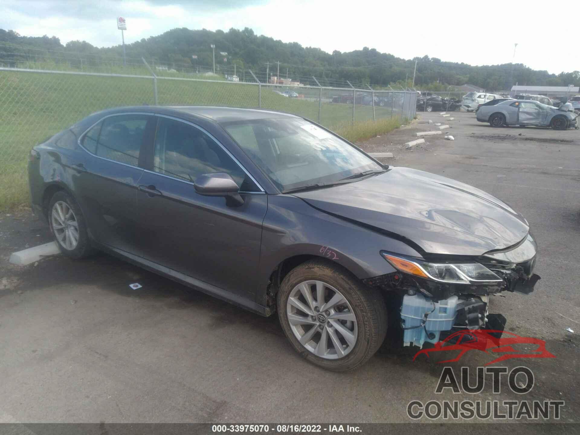 TOYOTA CAMRY 2022 - 4T1C11AK4NU635301