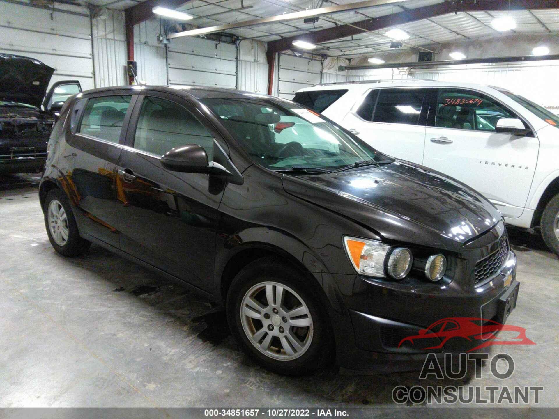 CHEVROLET SONIC 2015 - 1G1JC6SH3F4133136