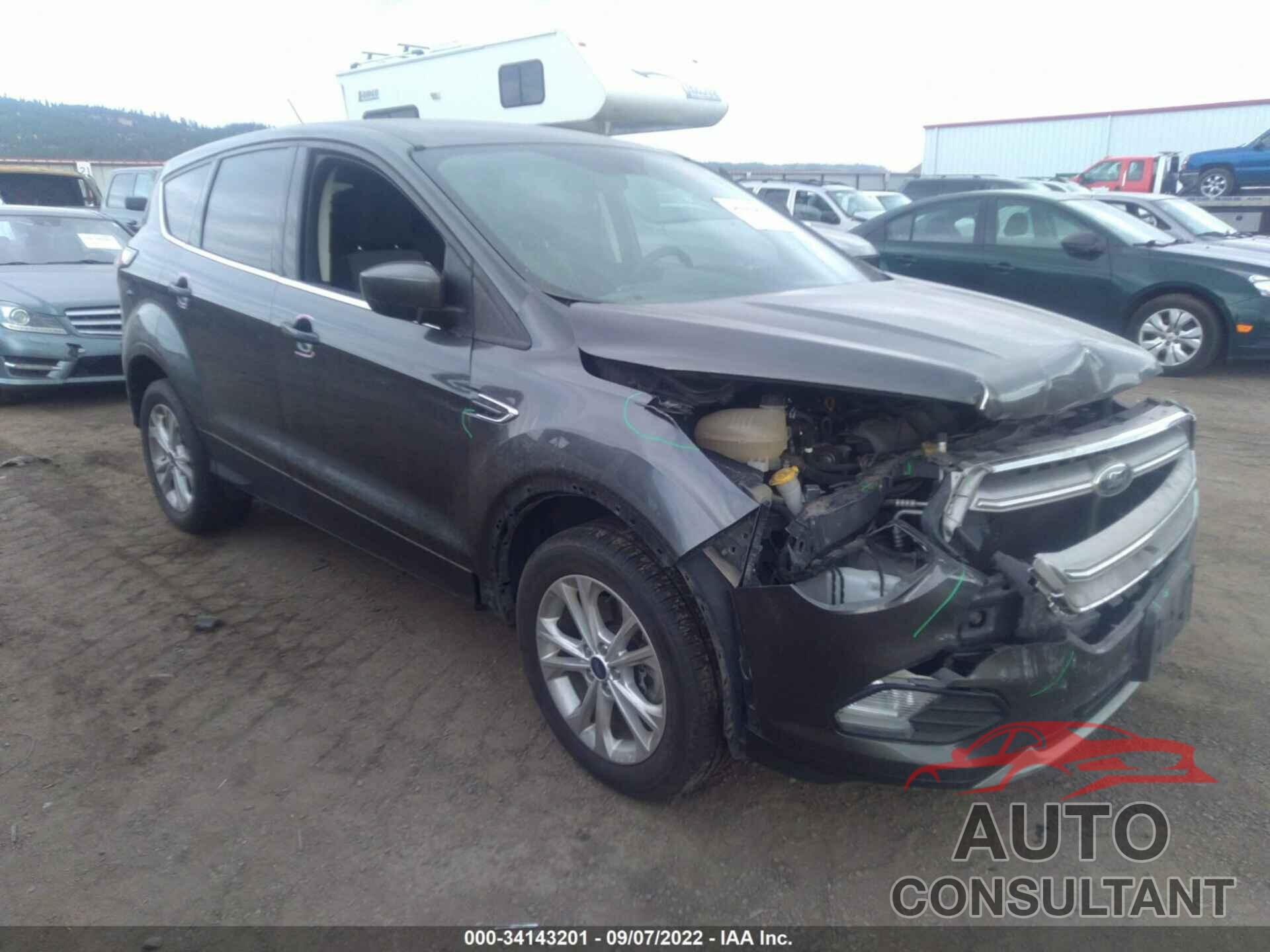 FORD ESCAPE 2017 - 1FMCU9G95HUE16328