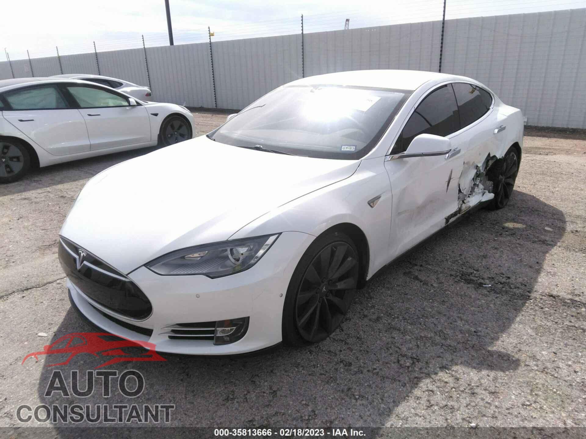 TESLA MODEL S 2015 - 5YJSA1E23FF111416