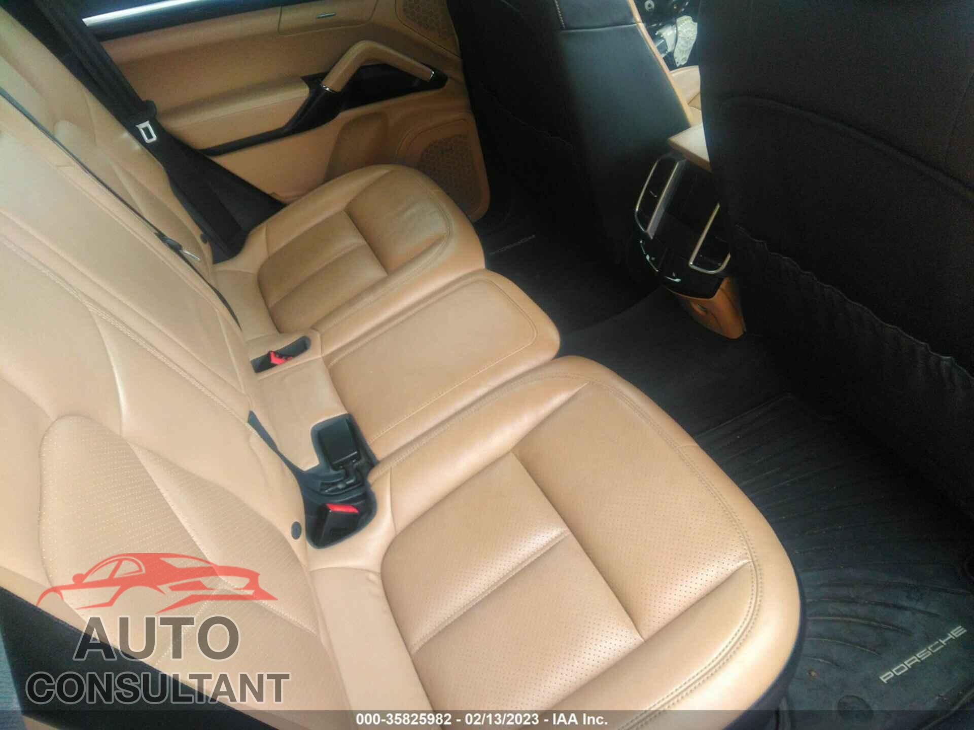 PORSCHE CAYENNE 2016 - WP1AA2A20GLA09205