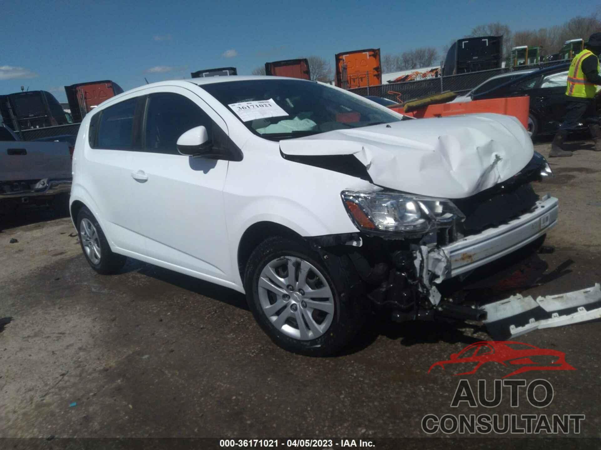 CHEVROLET SONIC 2017 - 1G1JG6SHXH4159546