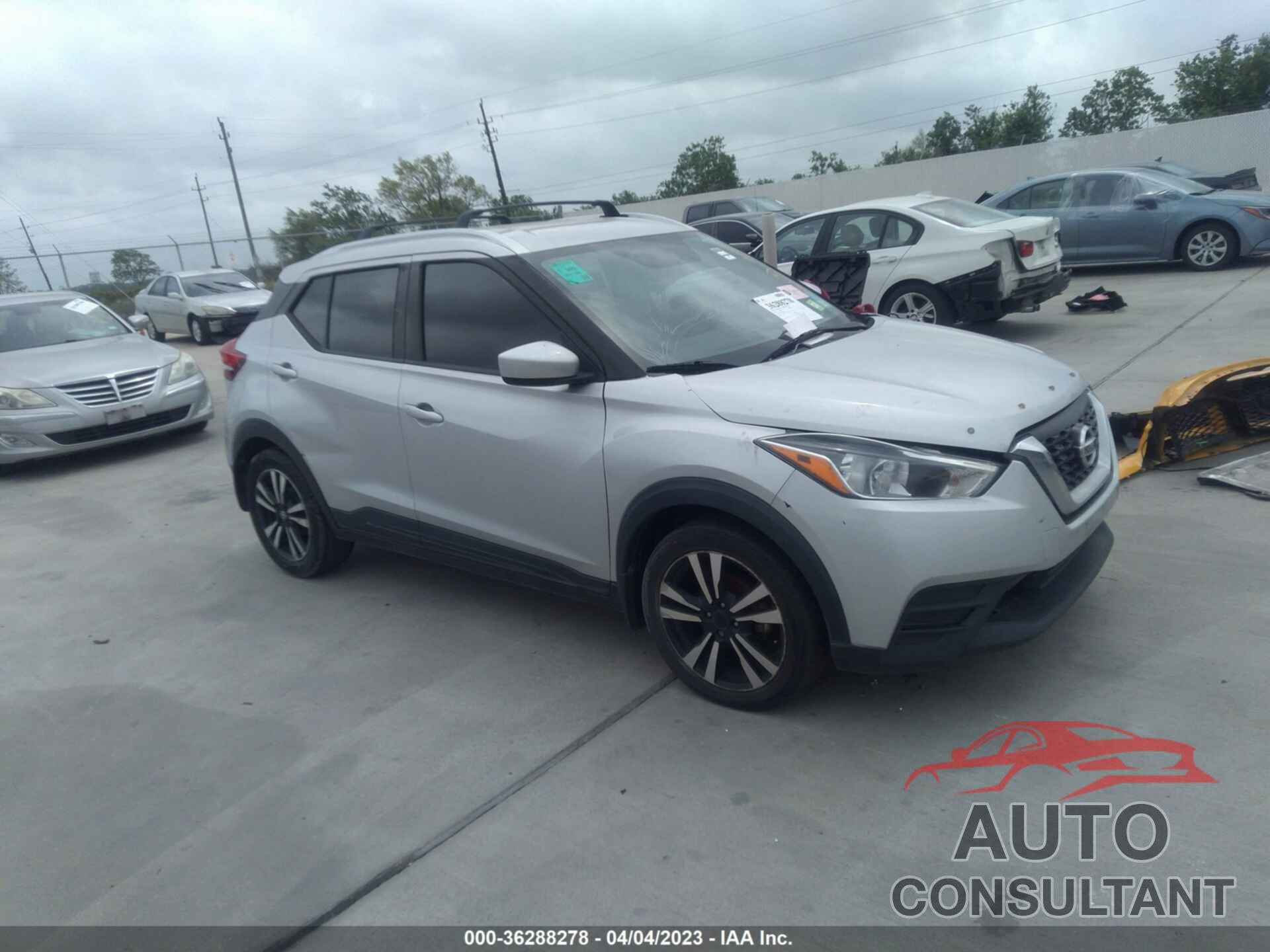 NISSAN KICKS 2018 - 3N1CP5CU1JL528965