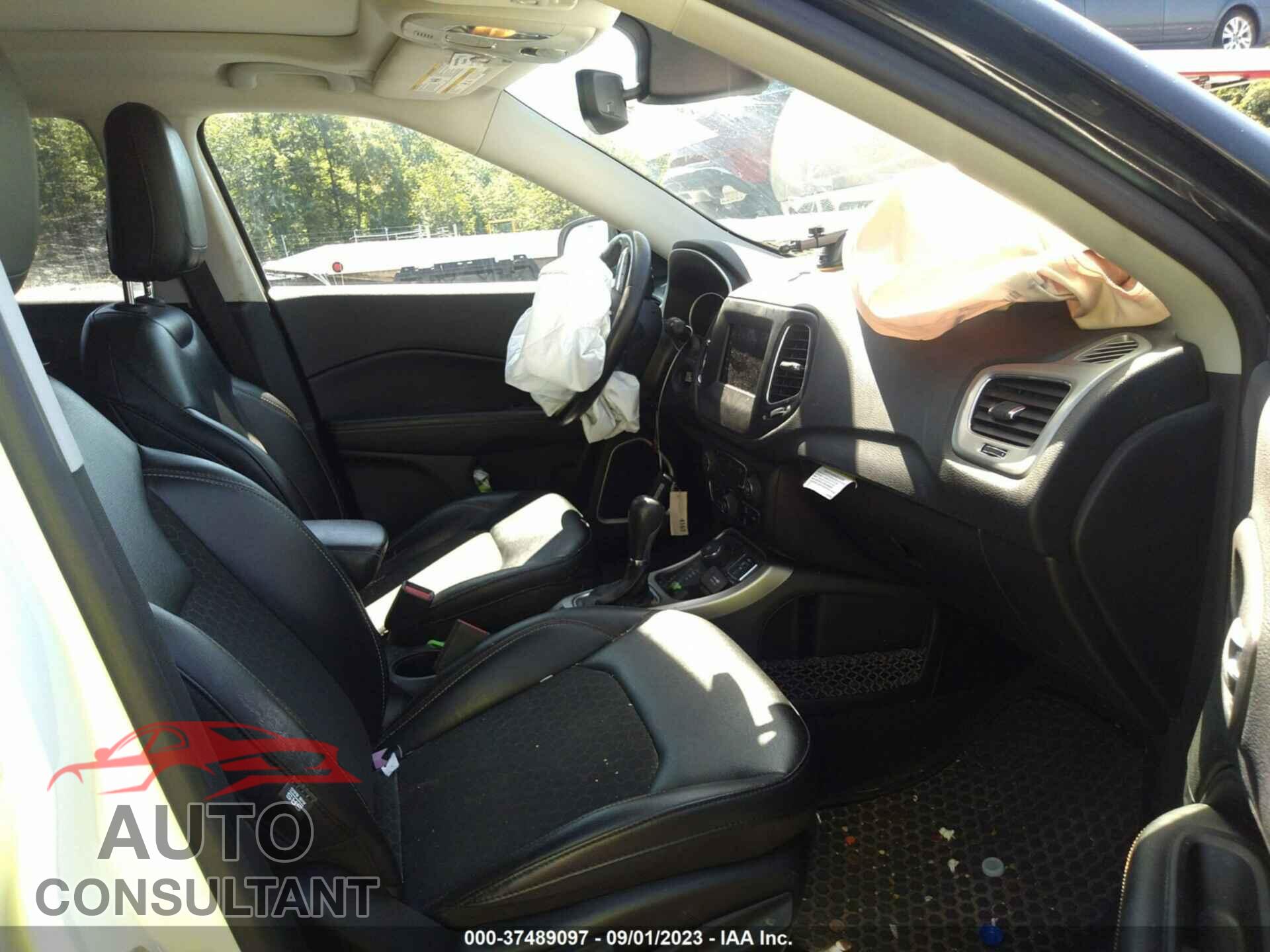 JEEP COMPASS 2020 - 3C4NJDBB8LT229252
