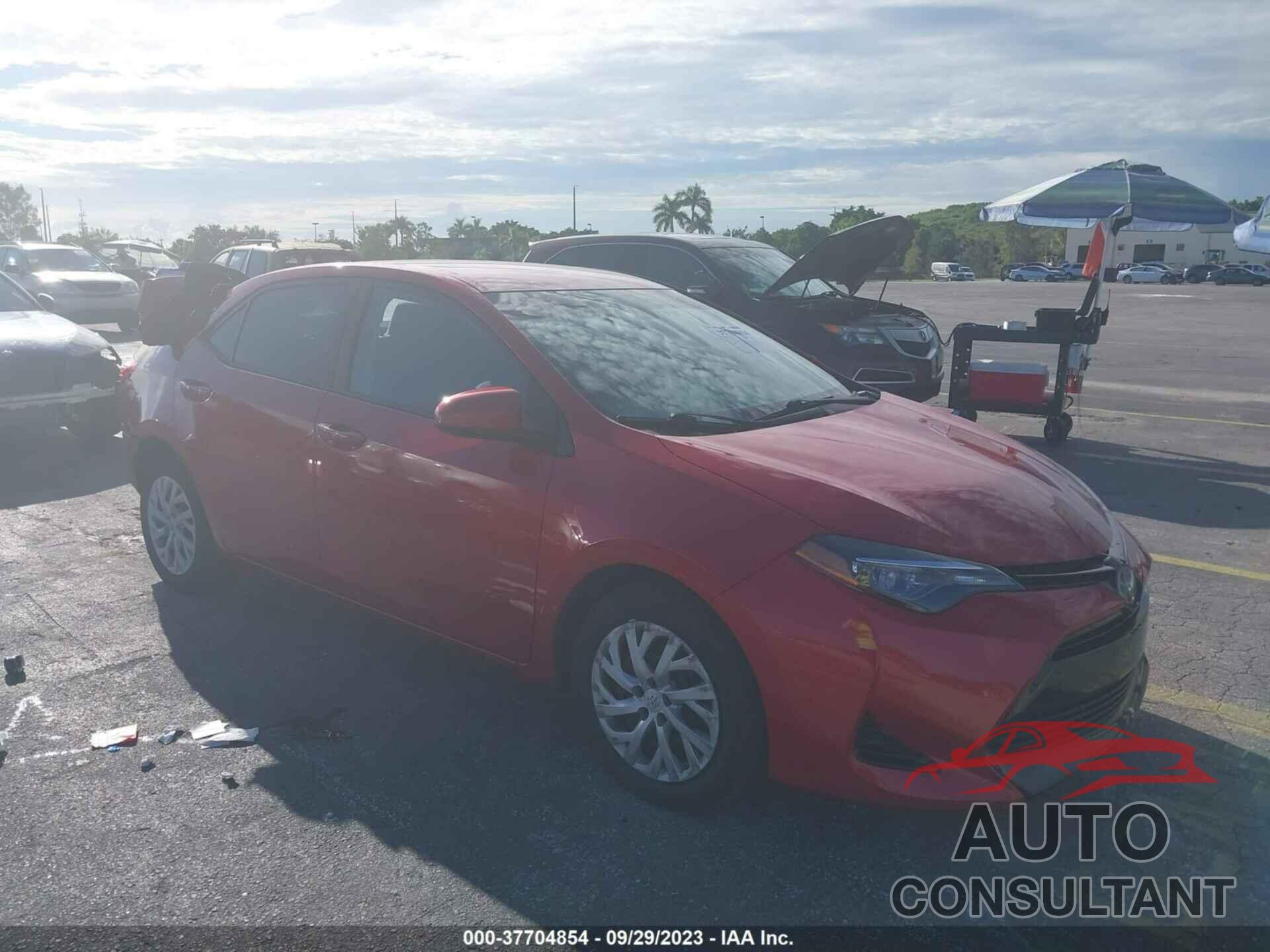 TOYOTA COROLLA 2018 - 5YFBURHE0JP778095