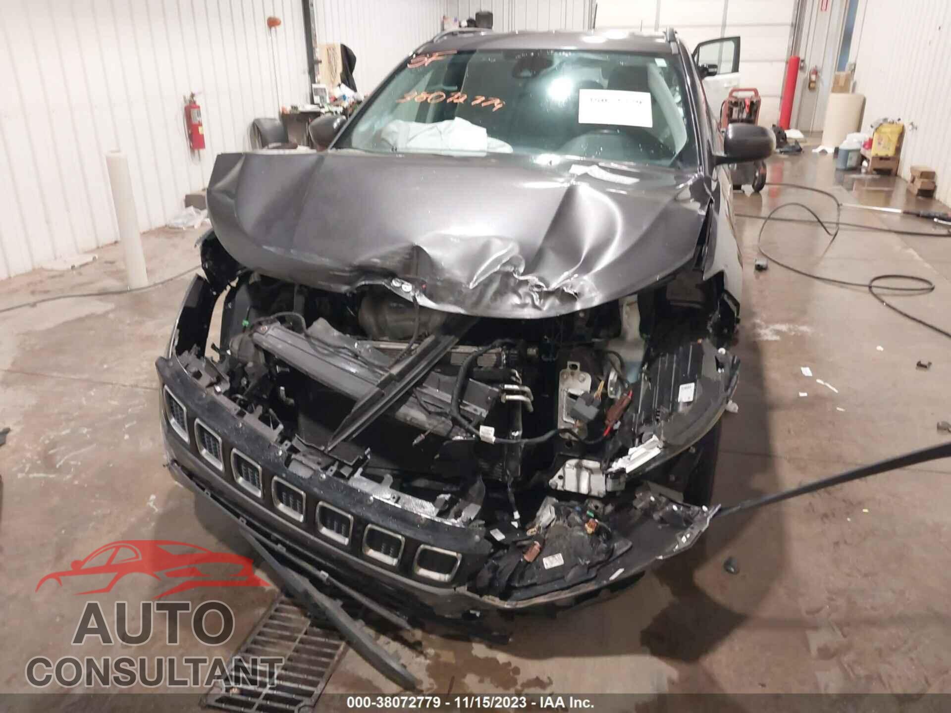 JEEP COMPASS 2018 - 3C4NJDBB4JT282575