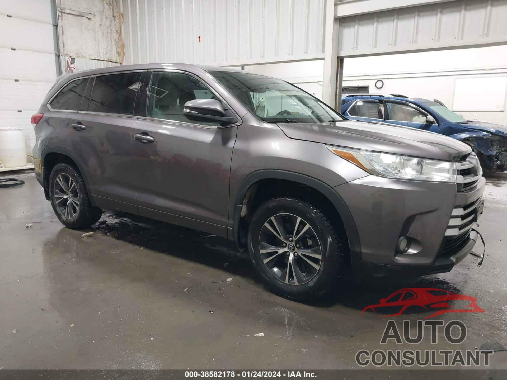 TOYOTA HIGHLANDER 2018 - 5TDBZRFH0JS830668